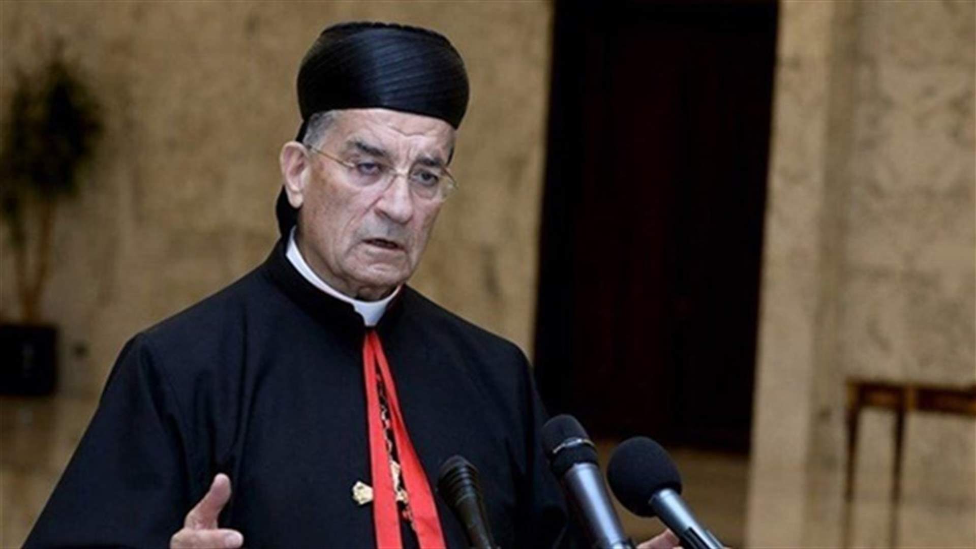 الراعي أعلن العودة الى &quot;المناولة بالفم&quot; ابتداء من عيد ارتفاع الصليب المقدس في 14 ايلول
