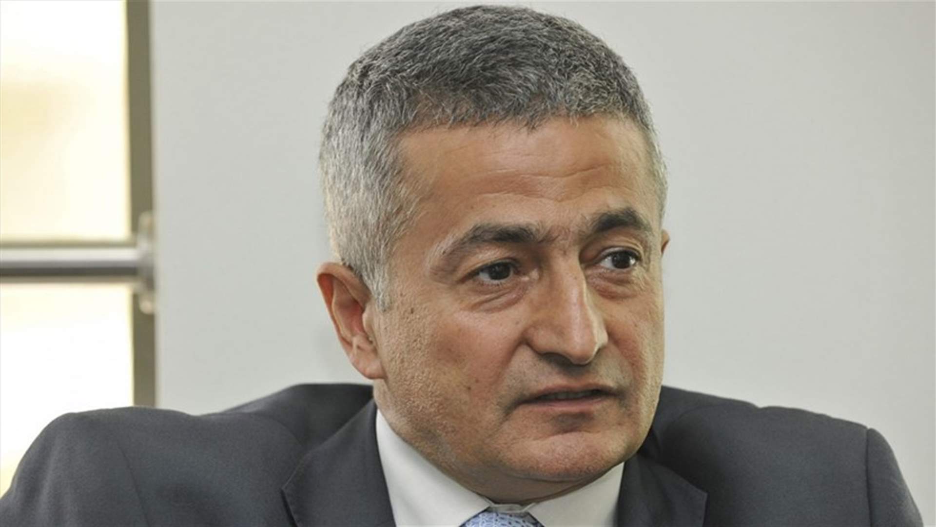 هل يمهّد توزير يوسف خليل لخروج آمن لرياض سلامة من مصرف لبنان؟ (الأخبار)