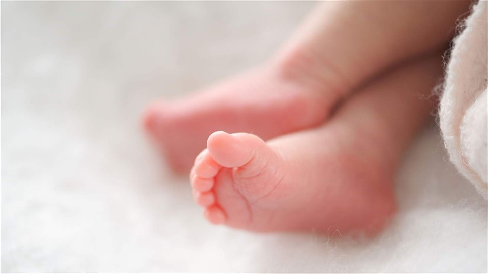 في تونس ... إلقاء القبض على سيدة متهمة بالاتجار بأطفالها الأربعة!