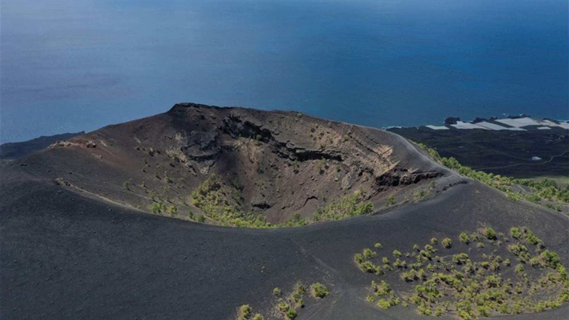 People evacuated on Spanish island of La Palma after volcano eruption warning