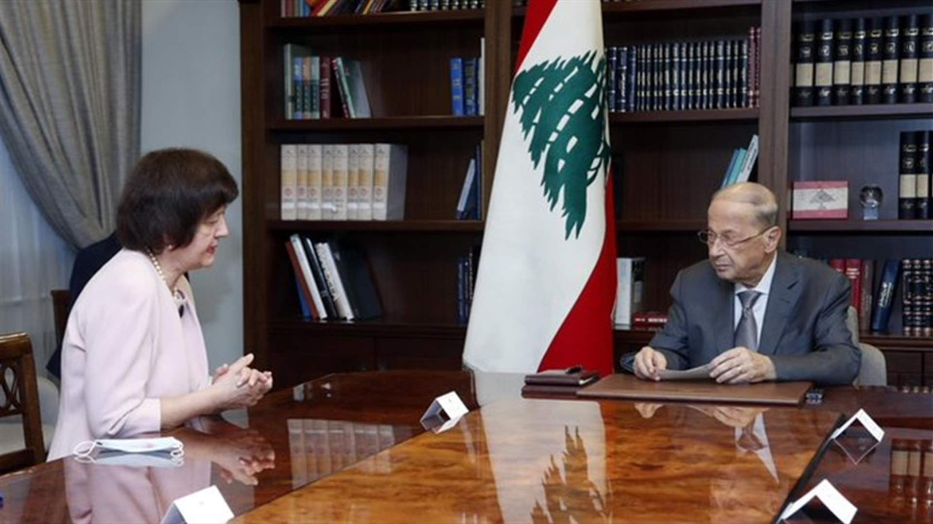 عون استقبل فرونتسكا: لبنان سيبدأ التفاوض مع صندوق النقد الدولي بهدف إيجاد حلول للأوضاع الاقتصادية