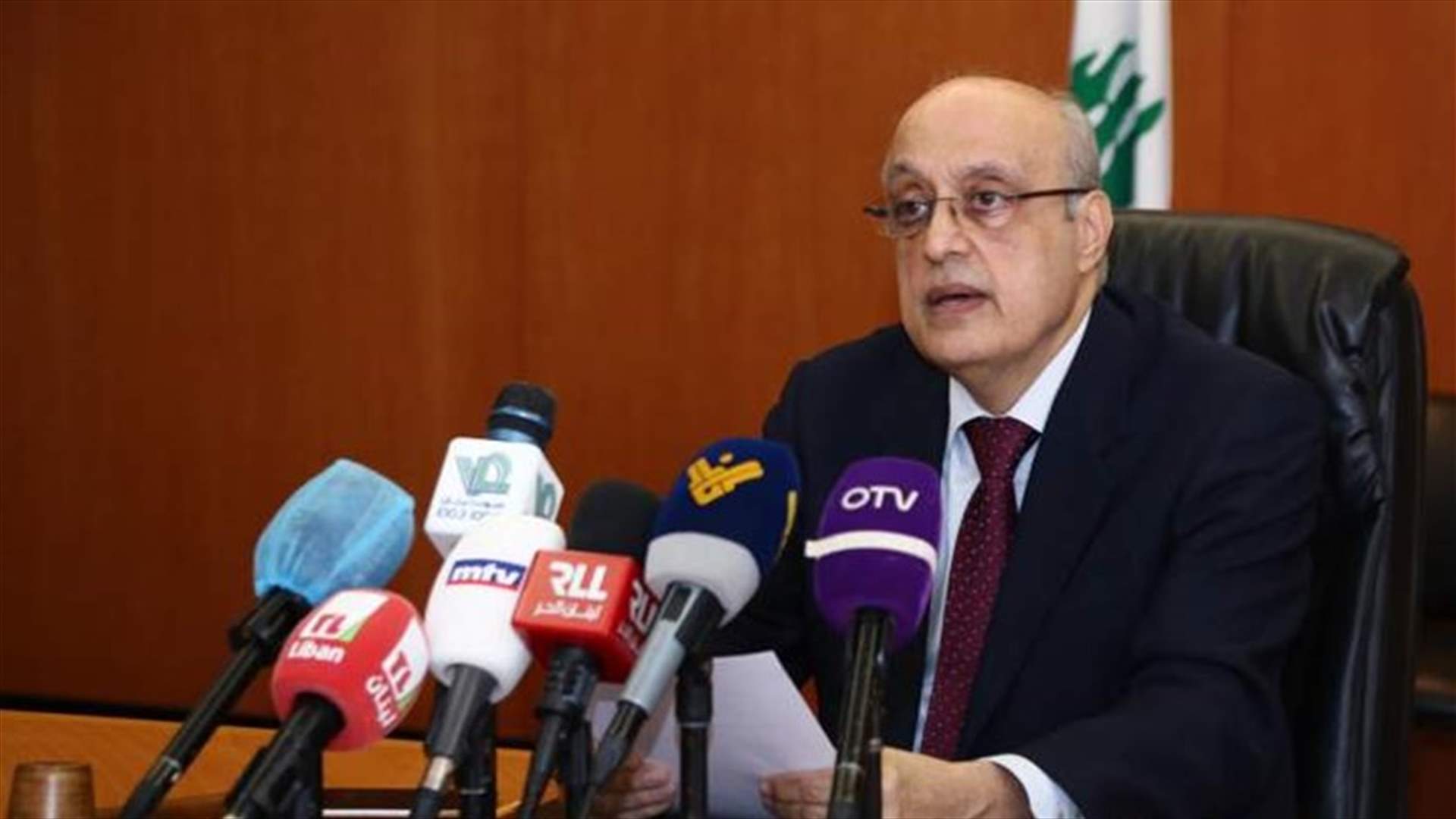 ابو شرف طالب باشراك نقابات المهن الحرة في وضع خطة النهوض من الازمة المالية: لن نسكت عن تعديات المصارف