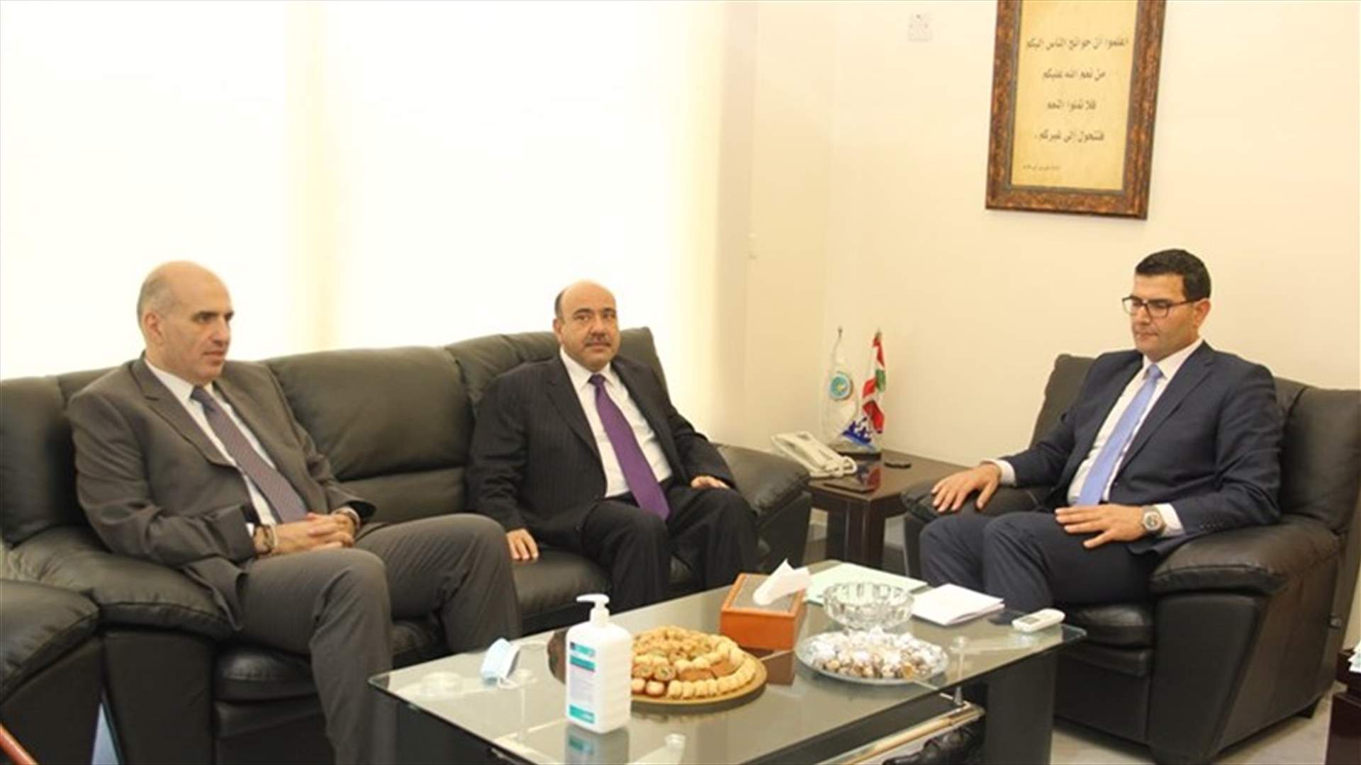 وزير الزراعة اتفق مع السفير الاردني على تعزيز التبادل الزراعي بين البلدين واستقبل المحافظ خضر