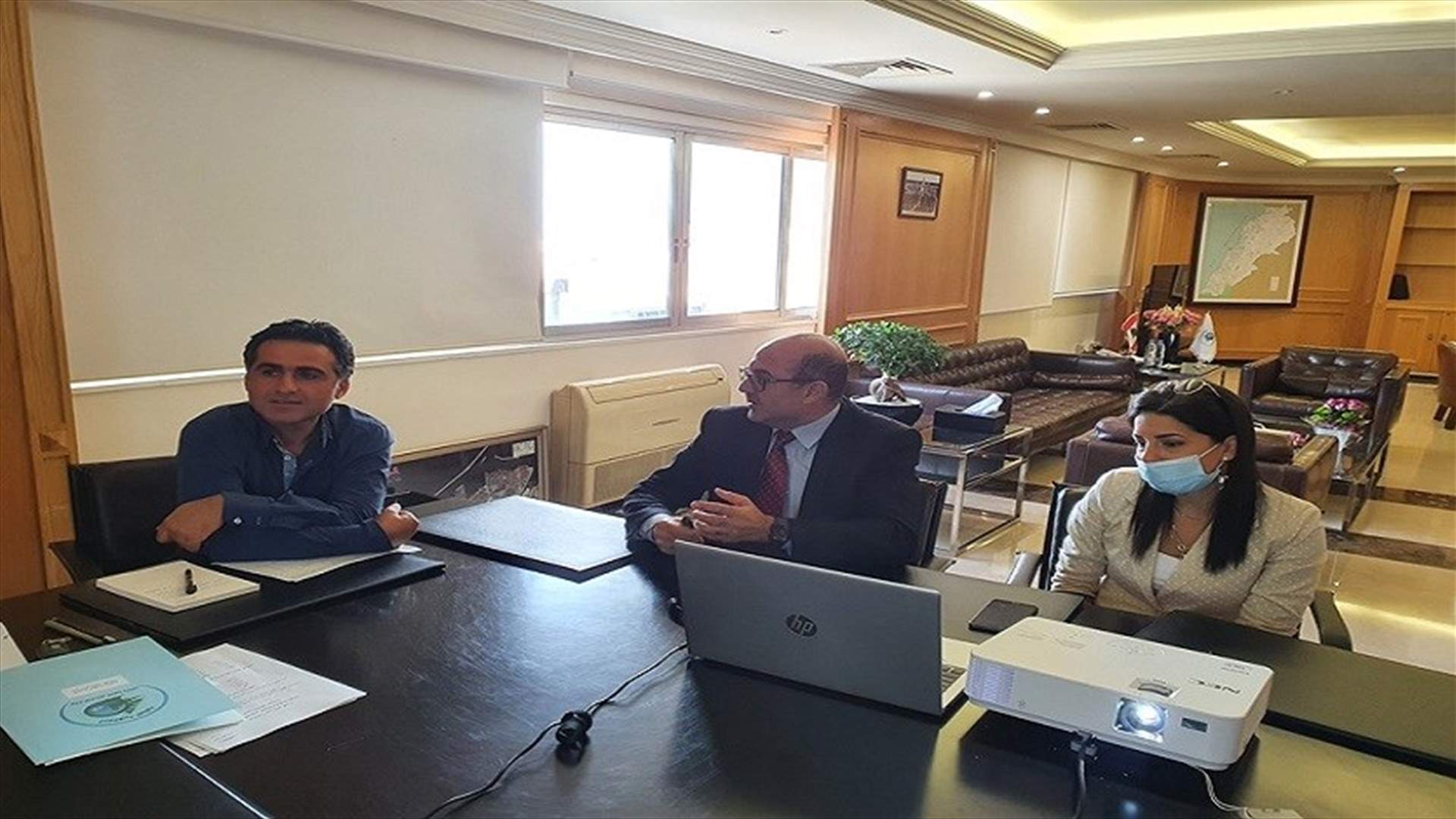حمية عرض مع خليفة مشاريع مرفأ صور: يلعب دورا محوريا في تصدير النفط مستقبلا وجذب الاستثمارات