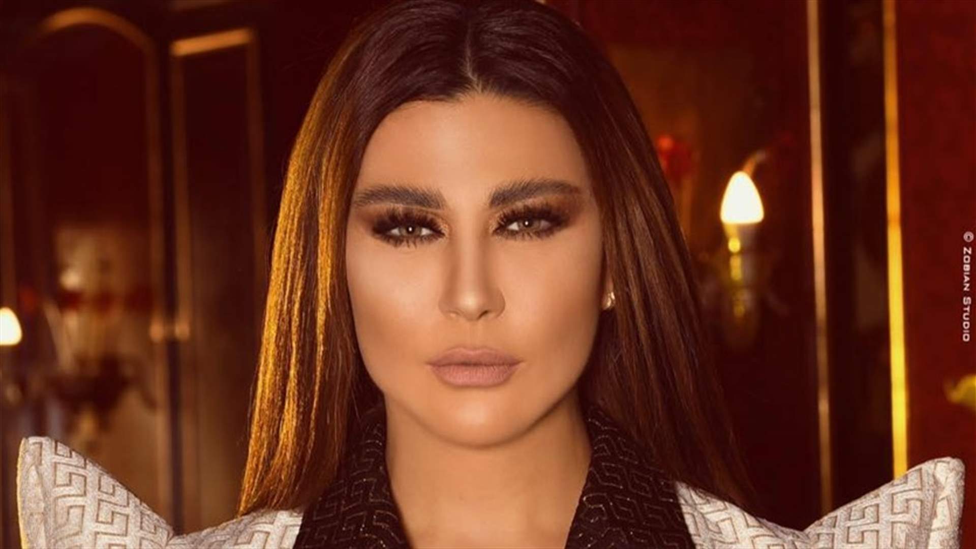 نادين الراسي تعلّق بطرافة على شكلها دون مكياج (صورة)