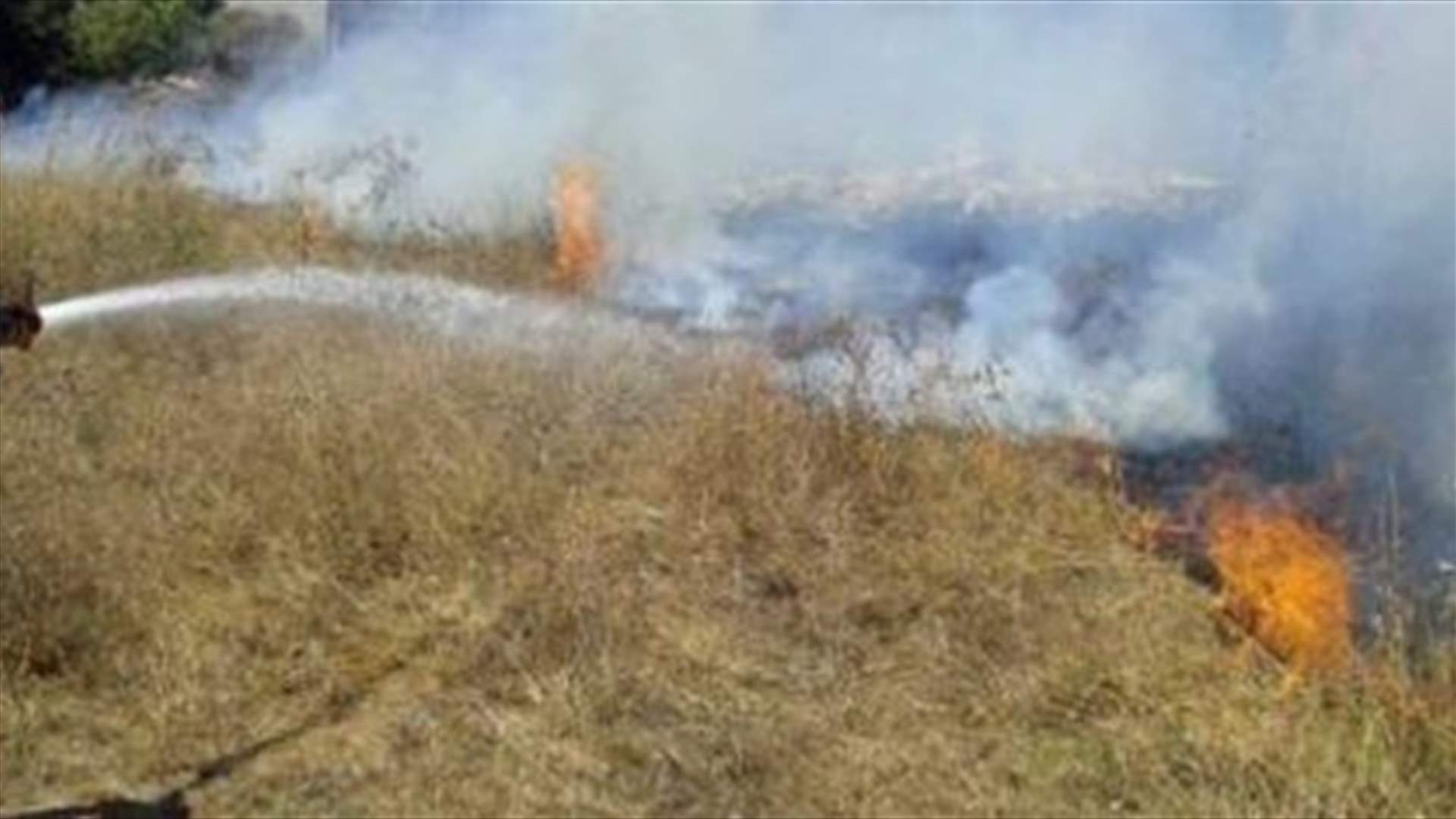 إخماد حريقين في بلونة والقليعات