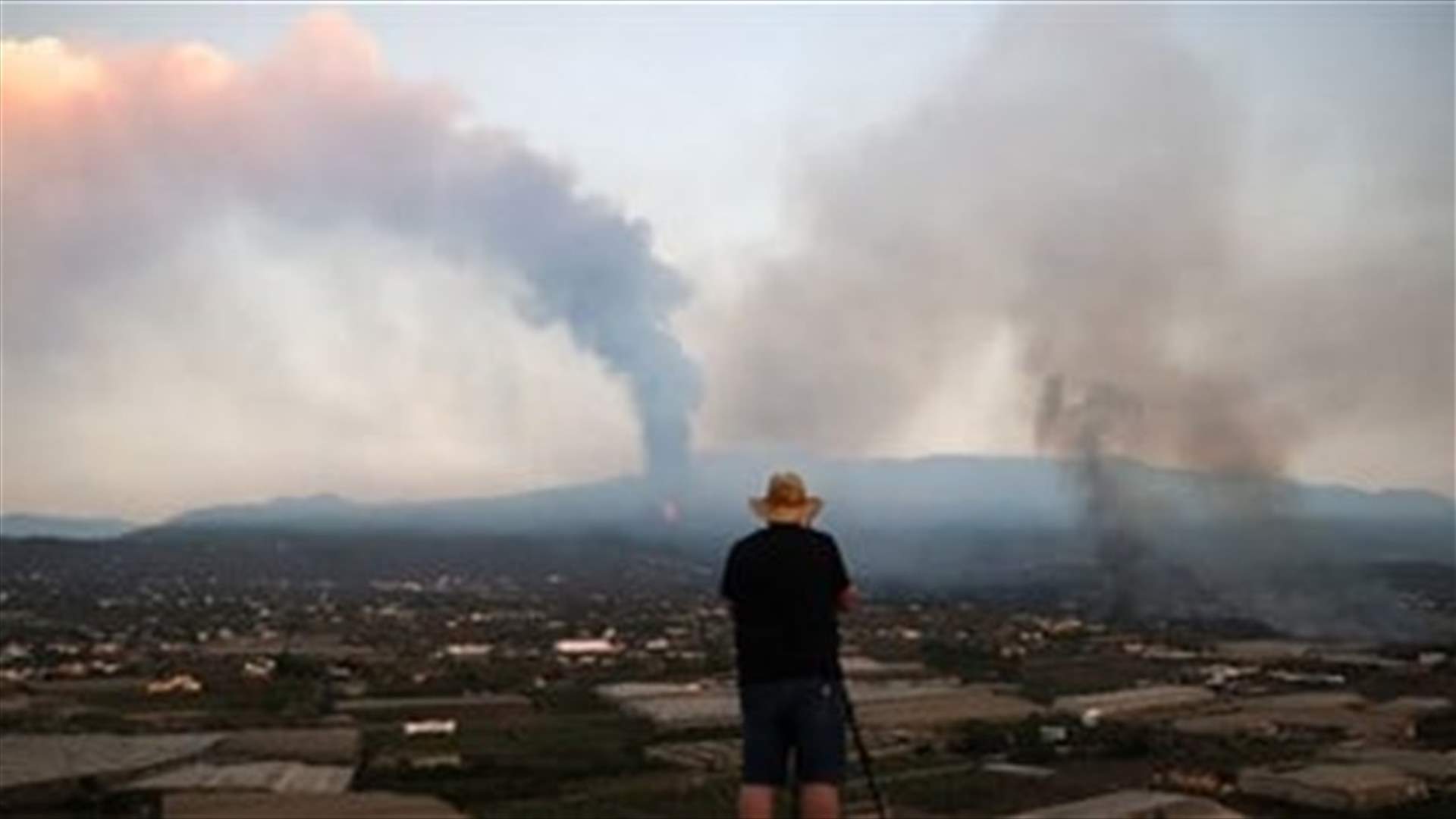 Authorities lock down coastal area in La Palma as lava approaches sea