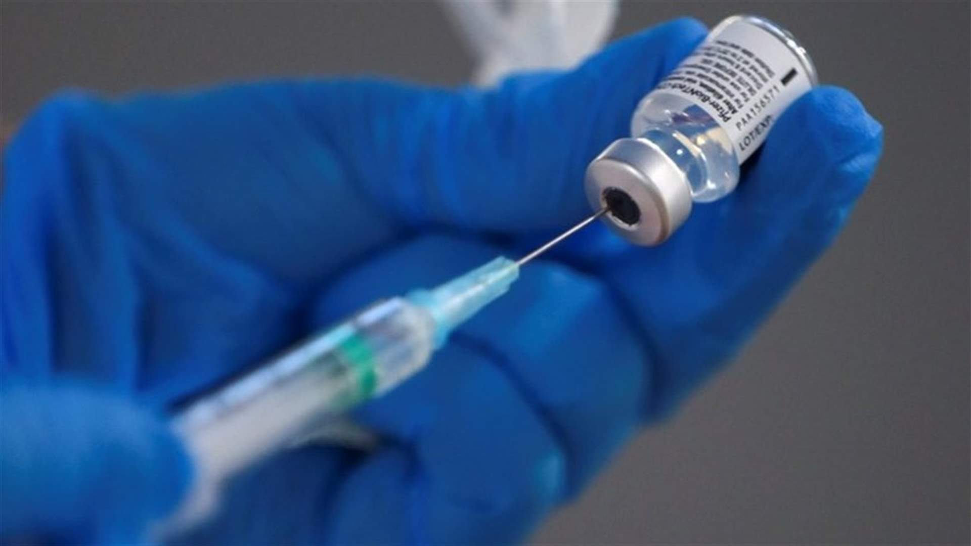 دراسة بريطانية... لا ضرر من تلقي لقاحي كوفيد-19 والإنفلونزا في نفس الوقت
