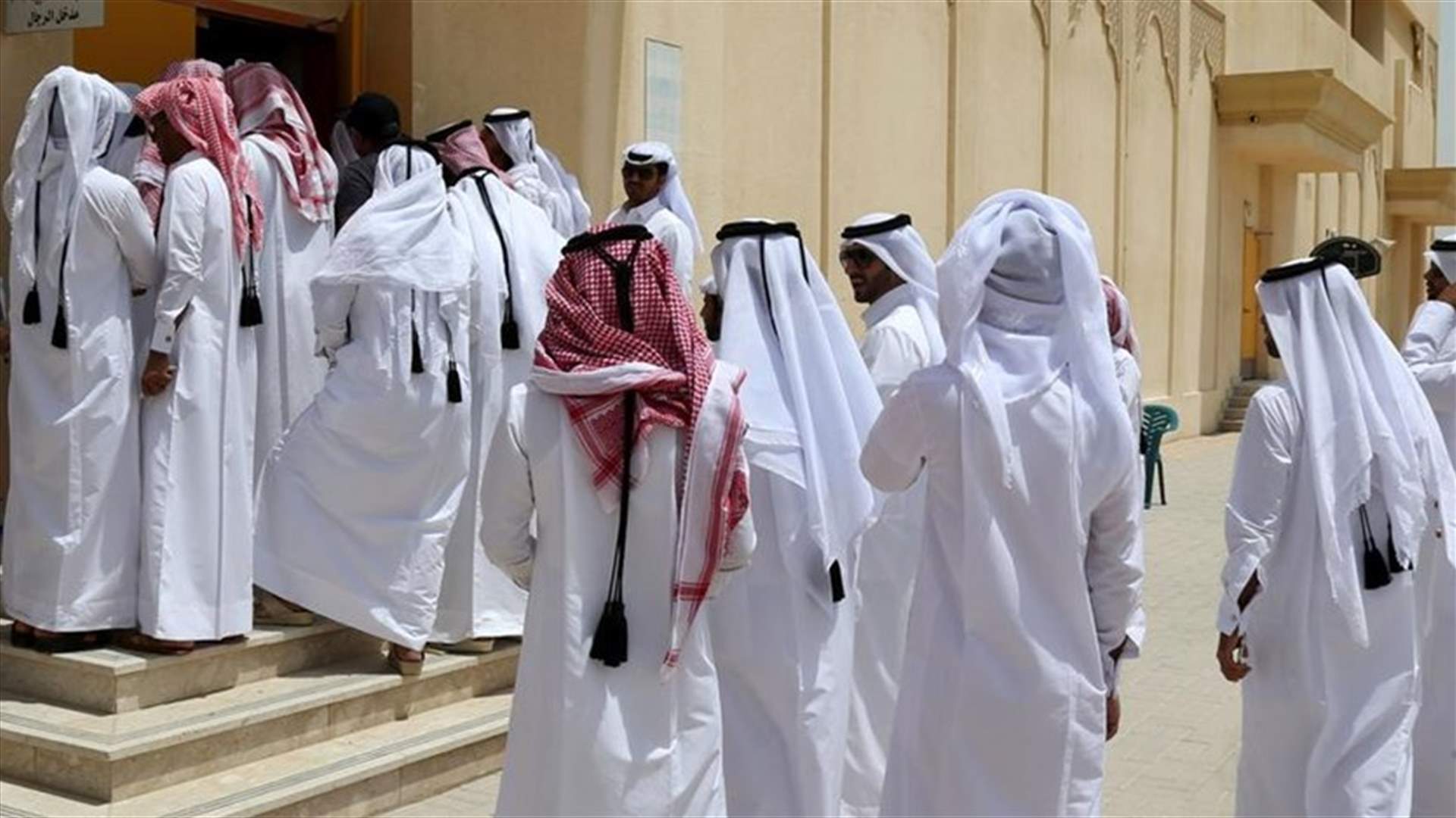 القطريون يصوتون في أول انتخابات لمجلس الشورى