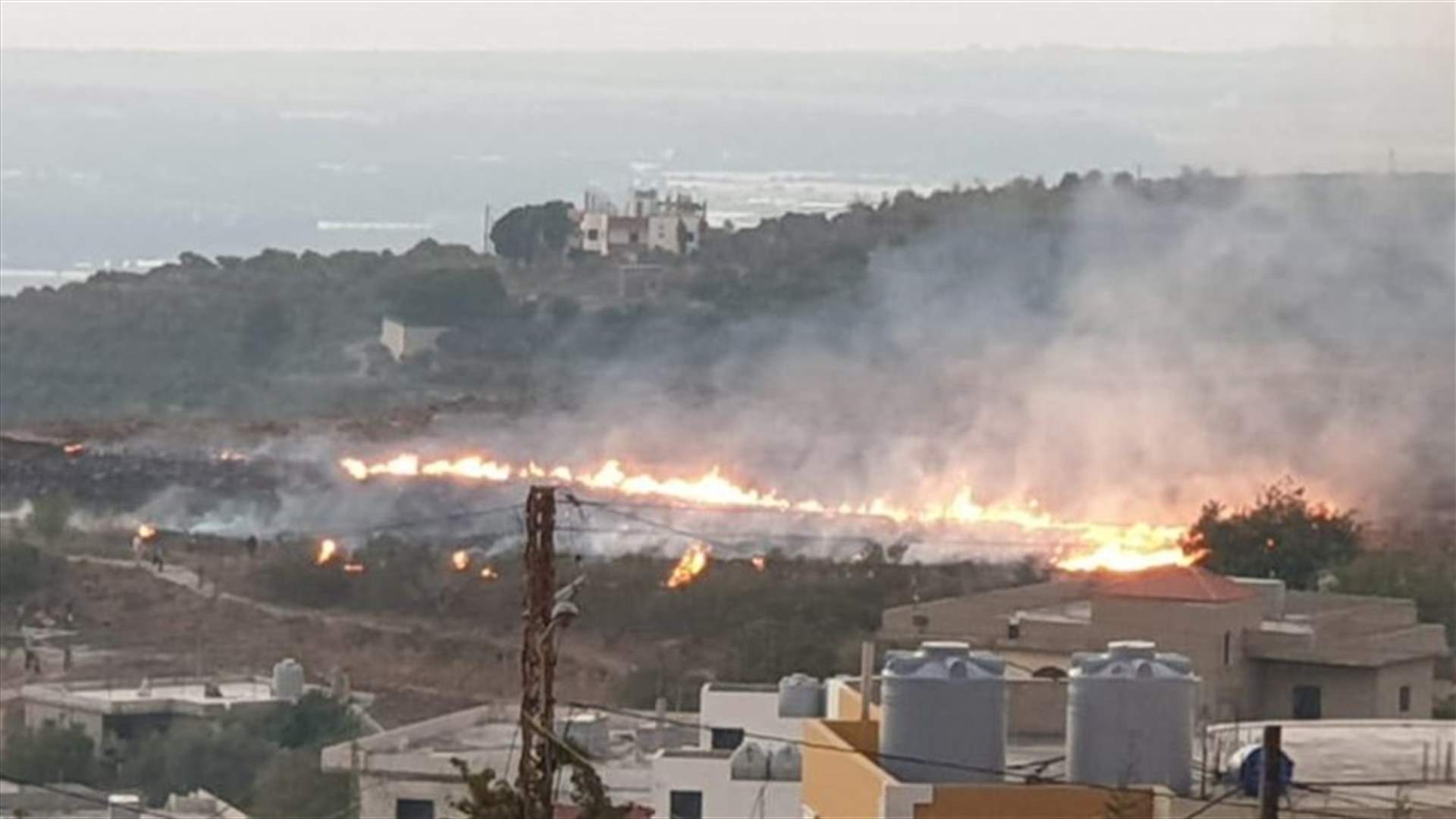حريق في خراج بلدة مشحا والاهالي يعملون على إخماده