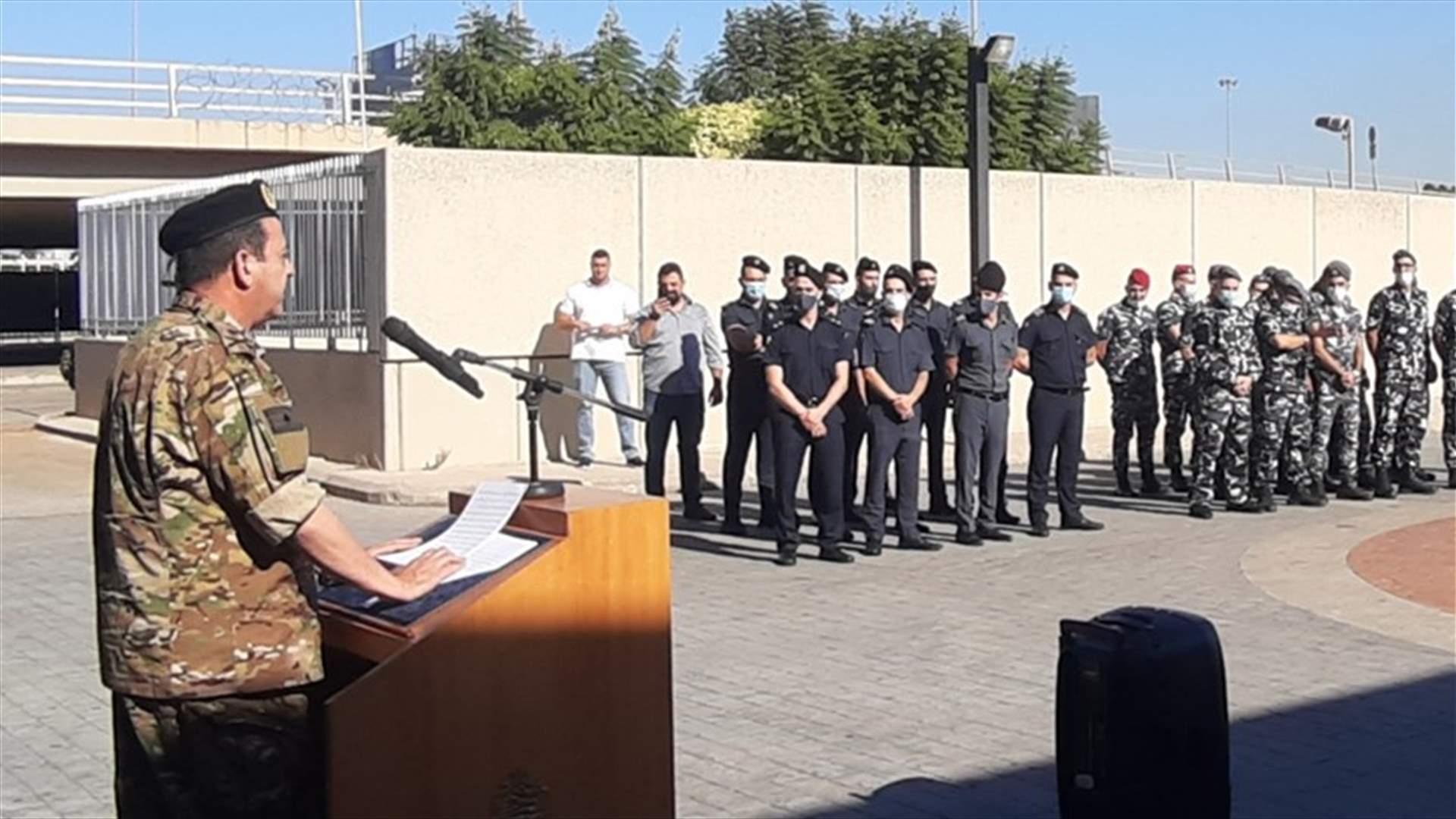العميد المتقاعد ضومط في حفل لمناسبة انتهاء مهامه: ما يحاك للبنان خطير جدا والمطلوب الصمود