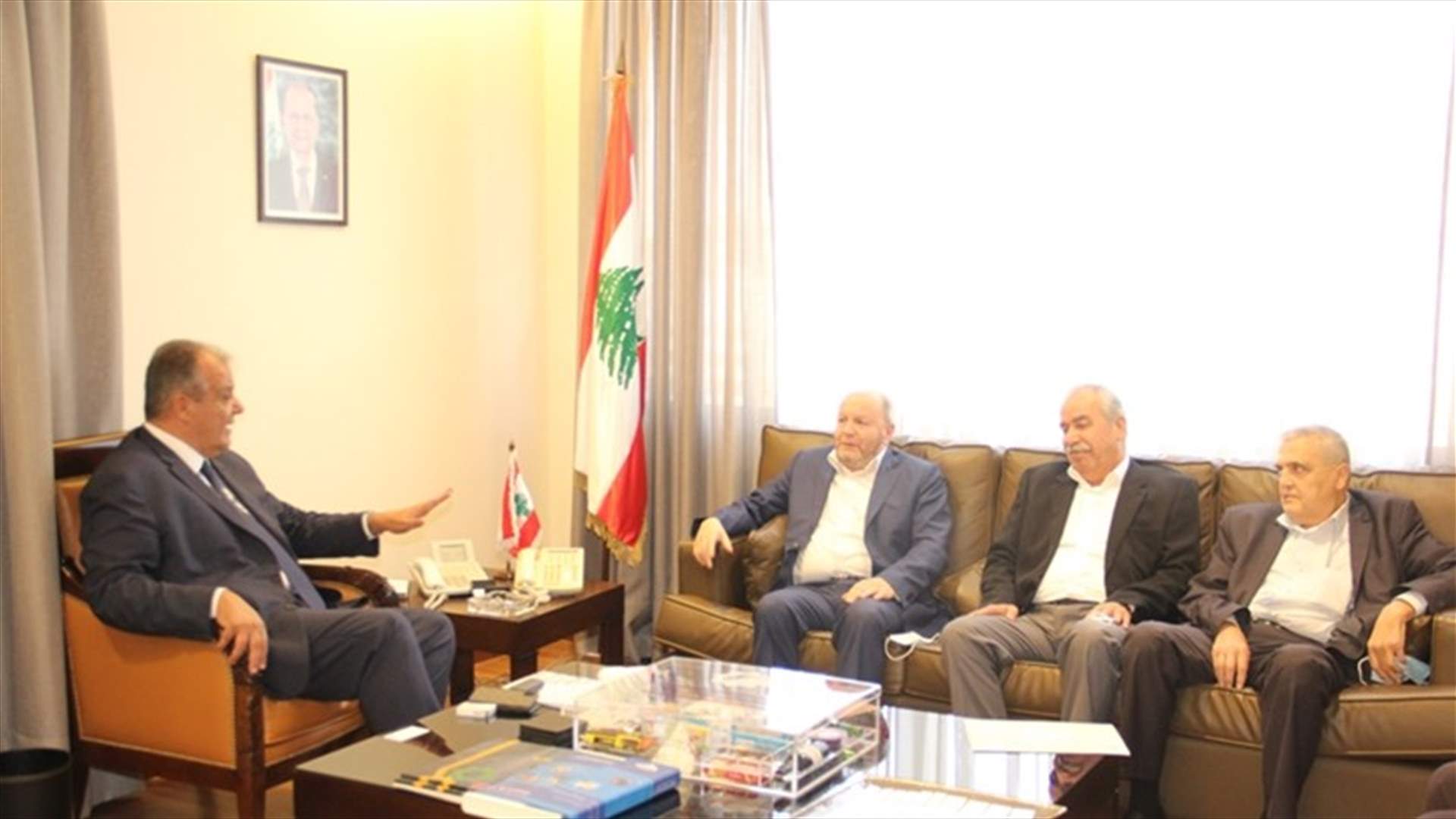 وزير الصناعة التقى وفد الاتحاد العمالي: الحكومة تعمل على وضع مخارج للأزمات