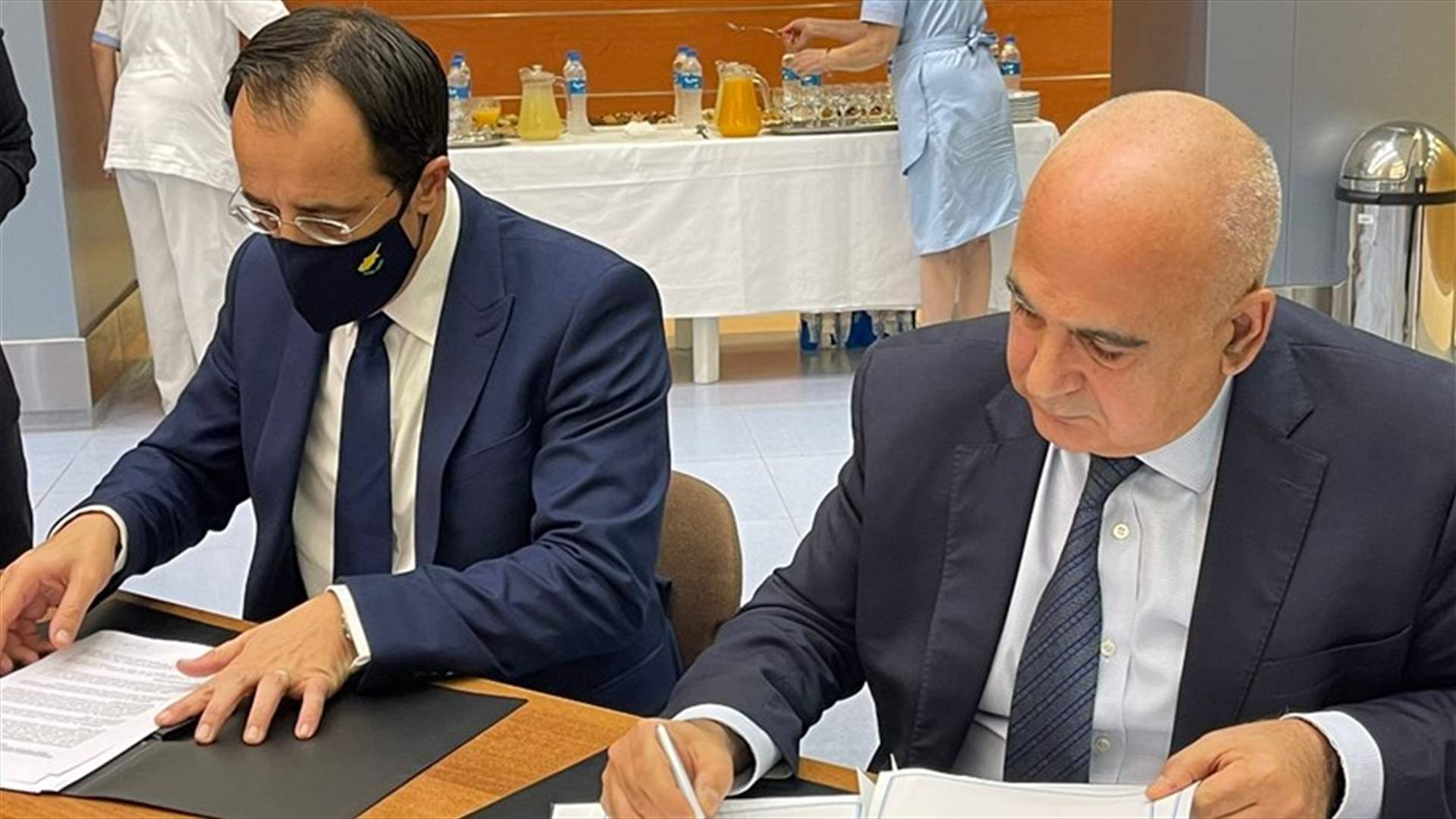 اتفاقية تعاون بين وزير خارجية قبرص والمدير العام لمستشفى القديس جاورجيوس لإعادة إعمار مركز غسل الكلى وتجهيزه