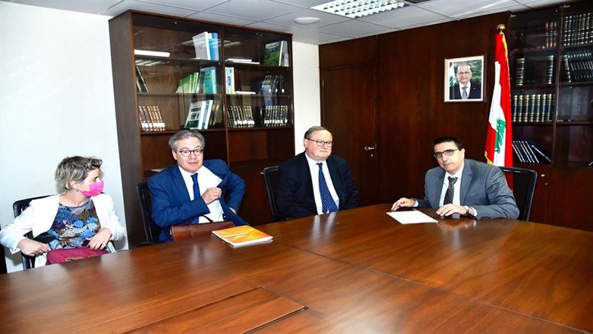 حجار التقى دوكان وأكد العمل لوضع برامج مساعدة الأسر الأكثر حاجة موضع التنفيذ سريعا