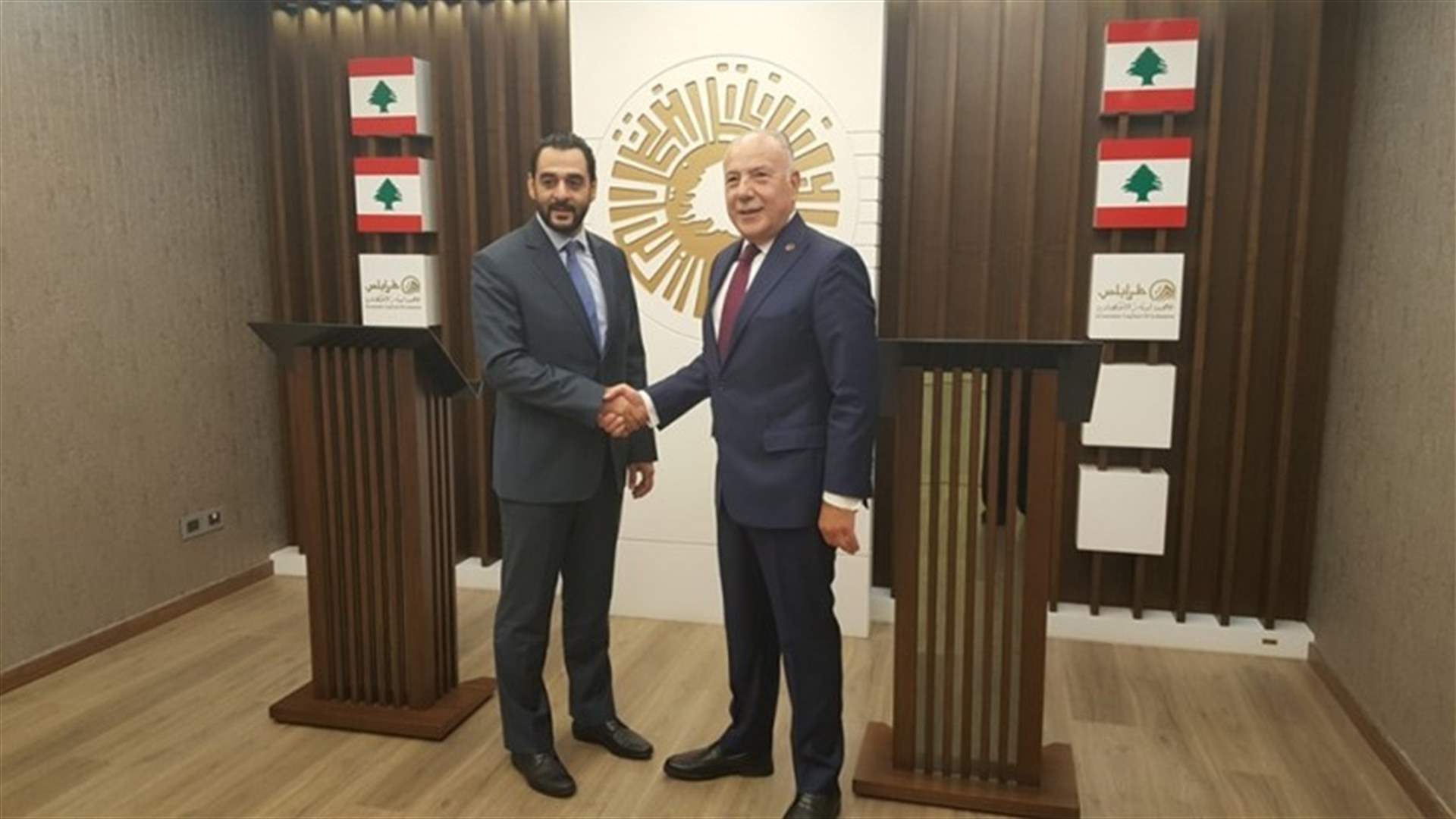 دبوسي عرض مع المدير العام للاقتصاد مشاريع إنمائية لتطوير أنشطة القطاعات