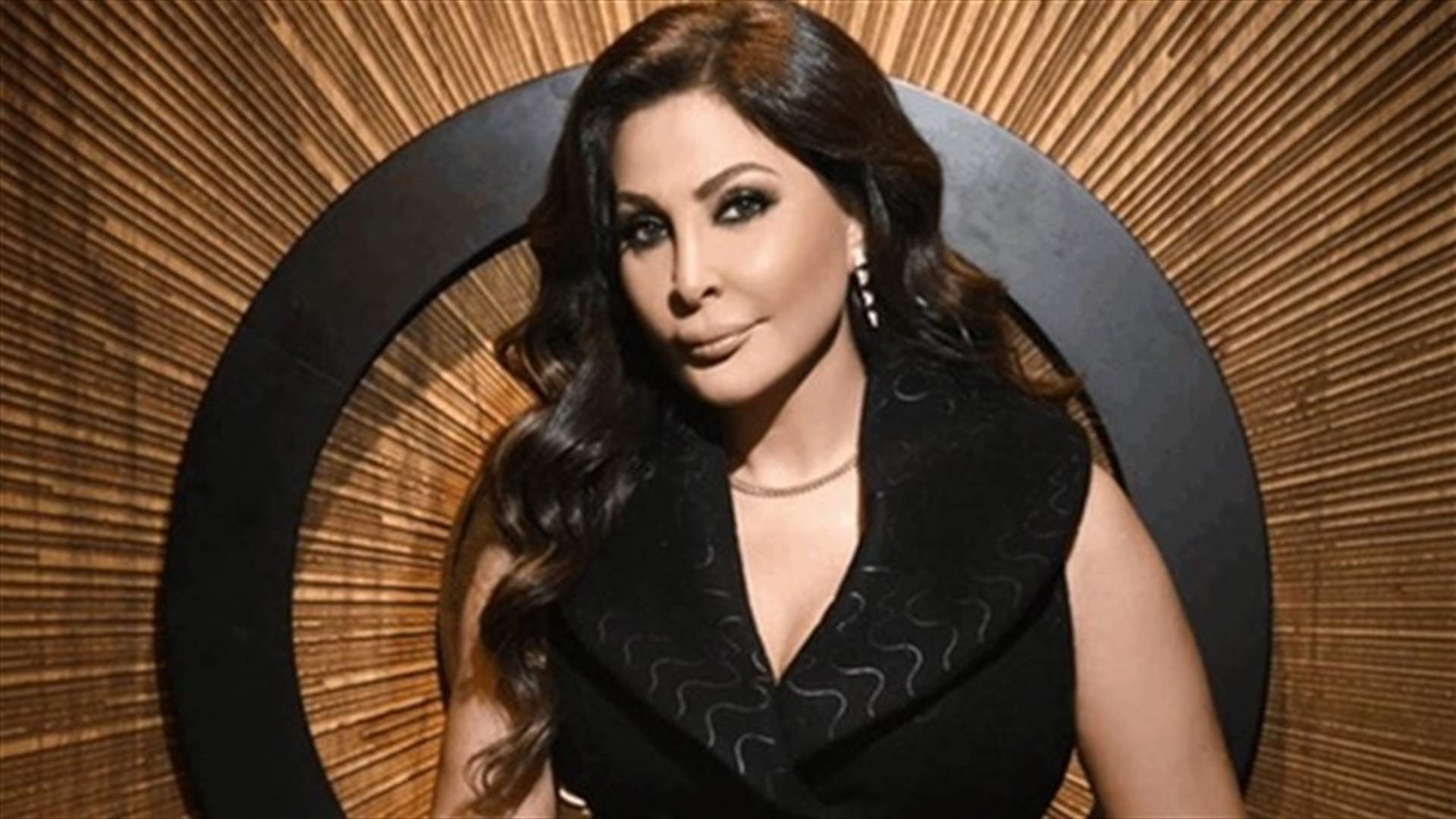 إليسا في إطلالة جميلة من دبي... وهل ستُمنح الإقامة الذهبية؟