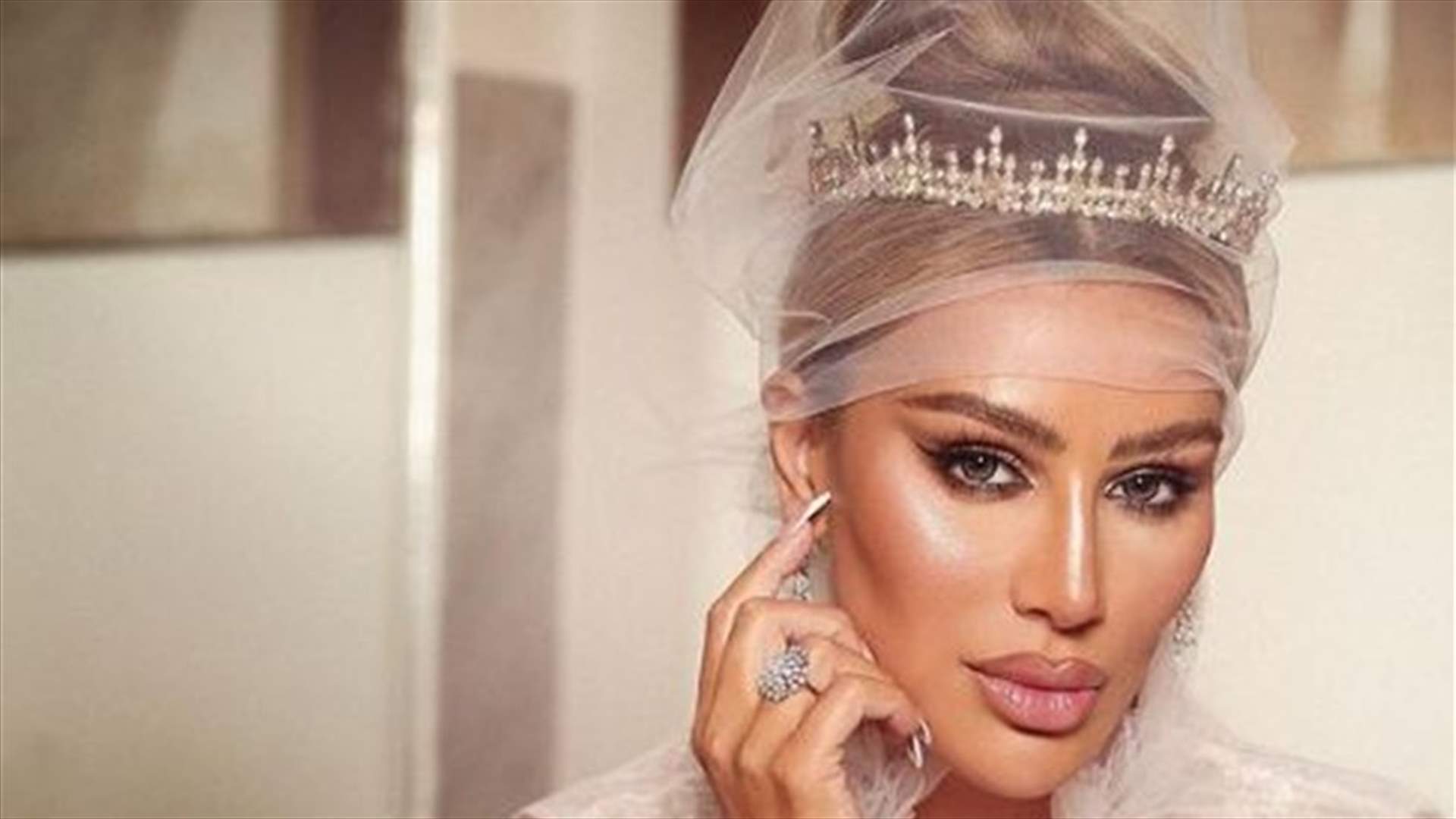 شاهدوا التمثال الشمعي الخاص بمايا دياب... فهل يشبهها؟