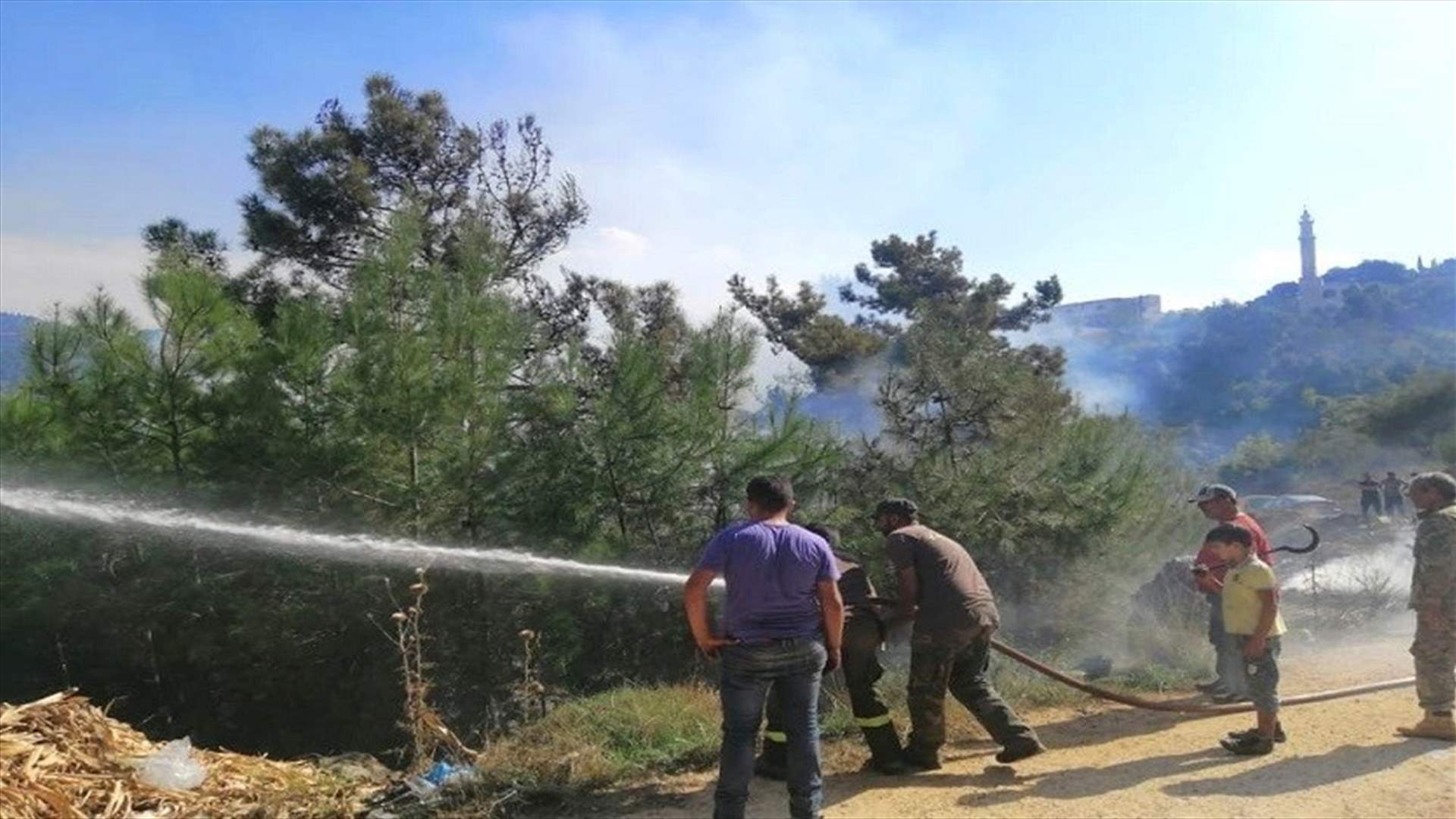 Fire breaks out in pine forest in Daoura in Akkar-[PHOTO]