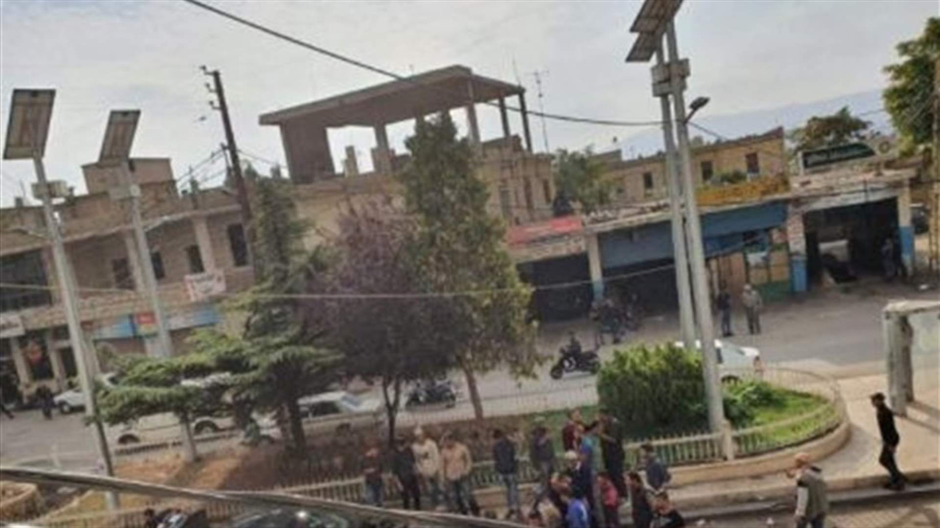 إطلاق نار وقذائف في حي الشراونة إثر وفاة مطلوب أثناء عملية الدهم