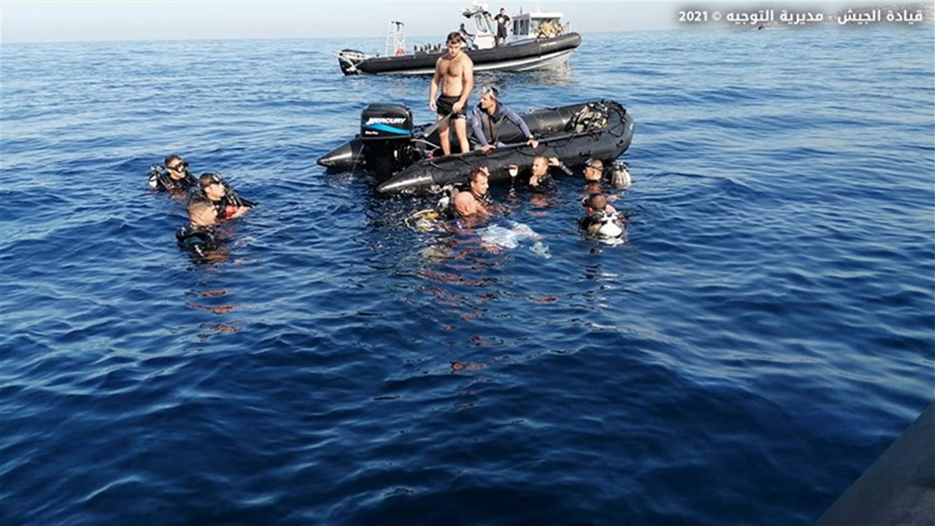 الجيش ينشر صوراً للطائرة المنكوبة في حالات ولعملية انتشال الجثتين