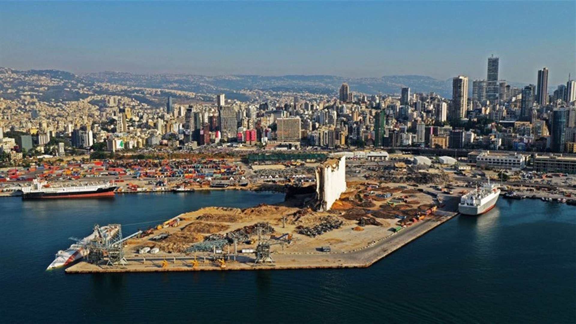 اي قرار متهور بإزاحة البيطار ربما يجرّ لبنان لـ"عقوبات جهنمية" (الجمهورية)