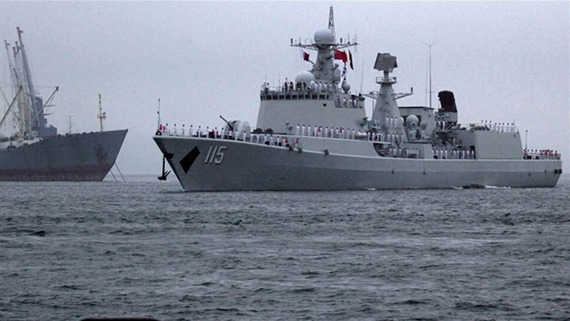 سفن صينية وروسية تبحران معا في مضيق اليابان