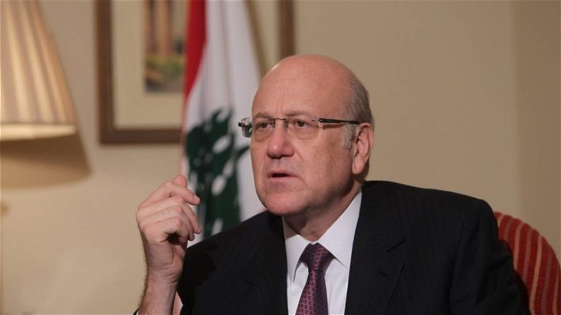 Mikati meets Aoun, leaves without giving a statement
