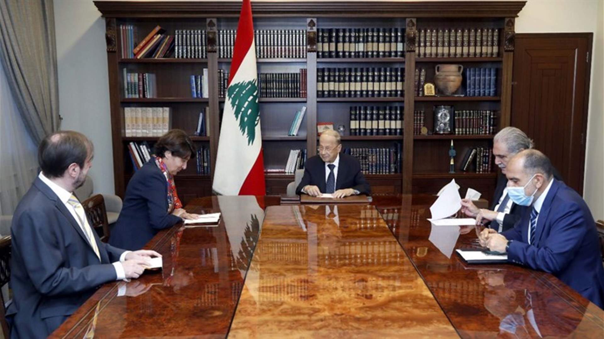 رسالة من ماكرون الى عون... ماذا في مضمونها؟