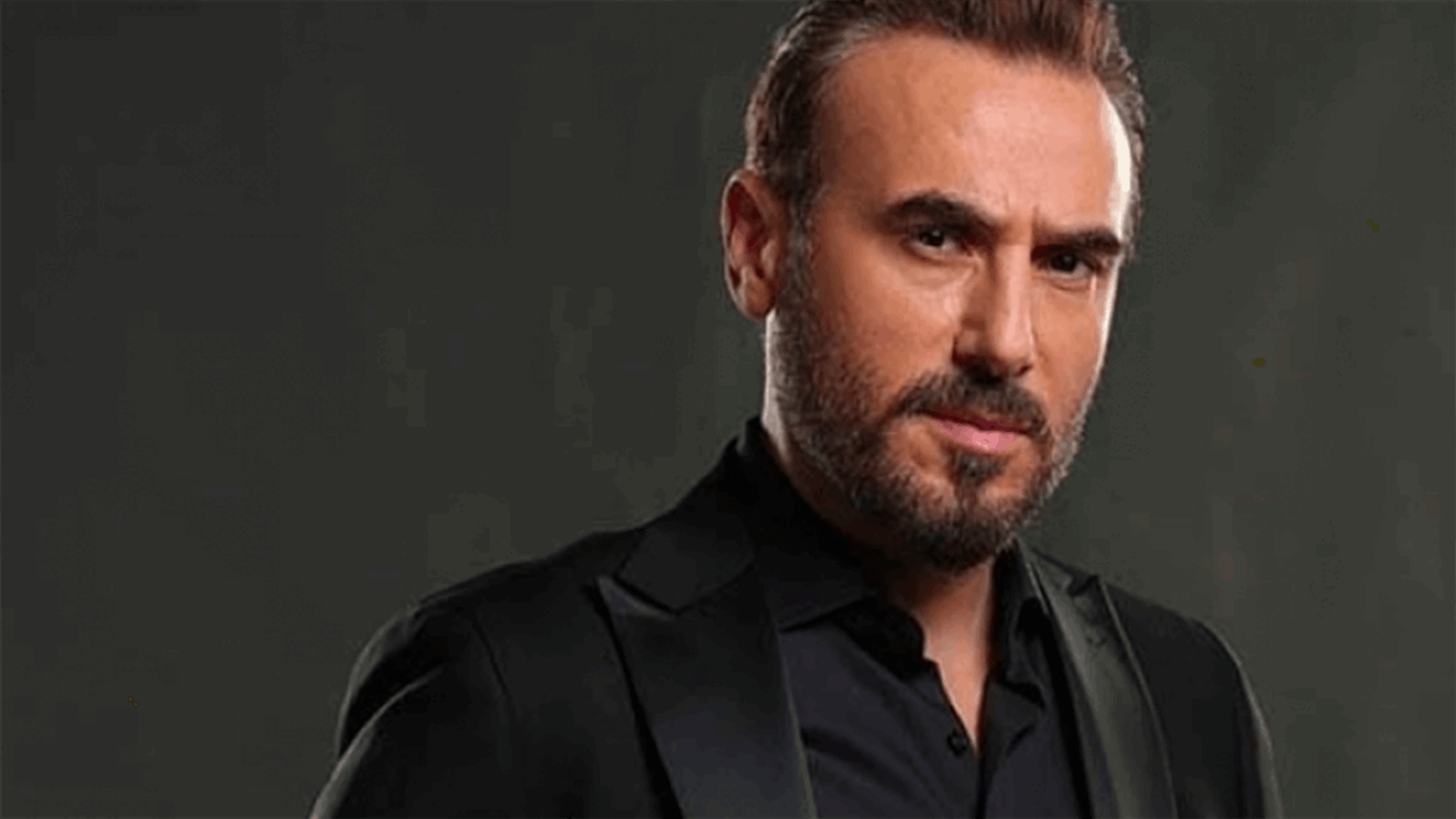 باسم مغنية يتّهم أهل السياسة والفن: أغلبهم يرمون سمومهم على السوشيل ميديا