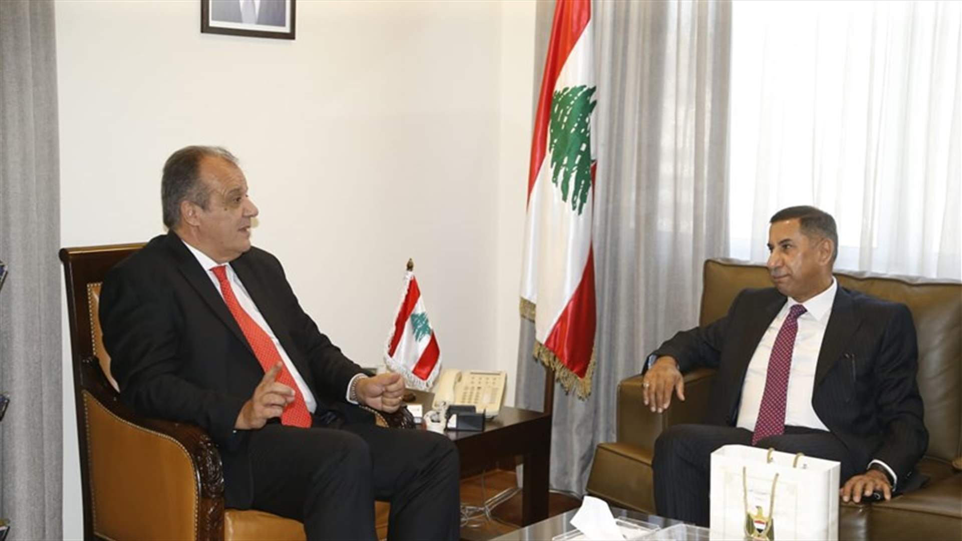 بوشيكان اتفق والبراك على تفعيل عمل اللجنة الوزارية المشتركة بين لبنان والعراق.. اليكم تفاصيل الاجتماع