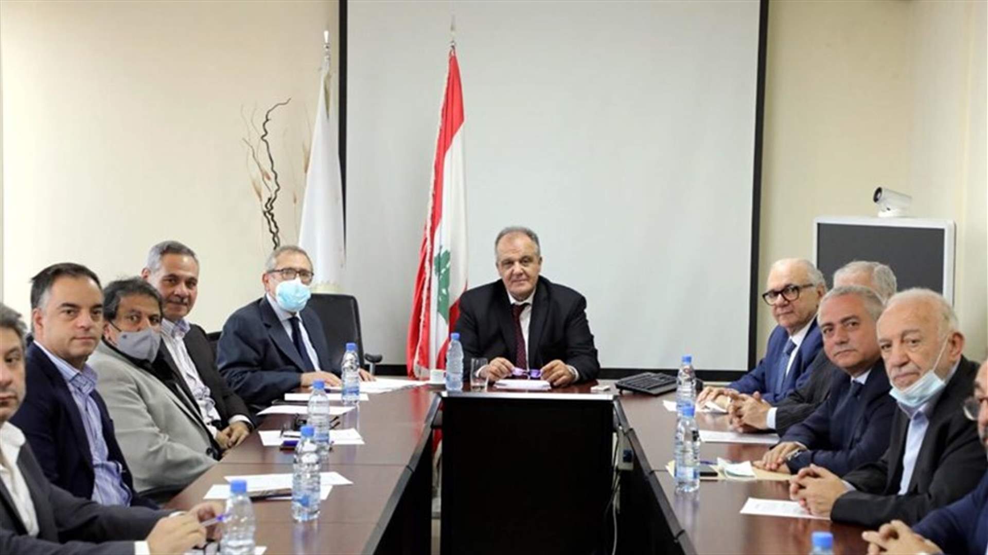 بوشكيان مع جمعية الصناعيين: نعمل على تطوير قدرات الصناعيين والحد من العراقيل