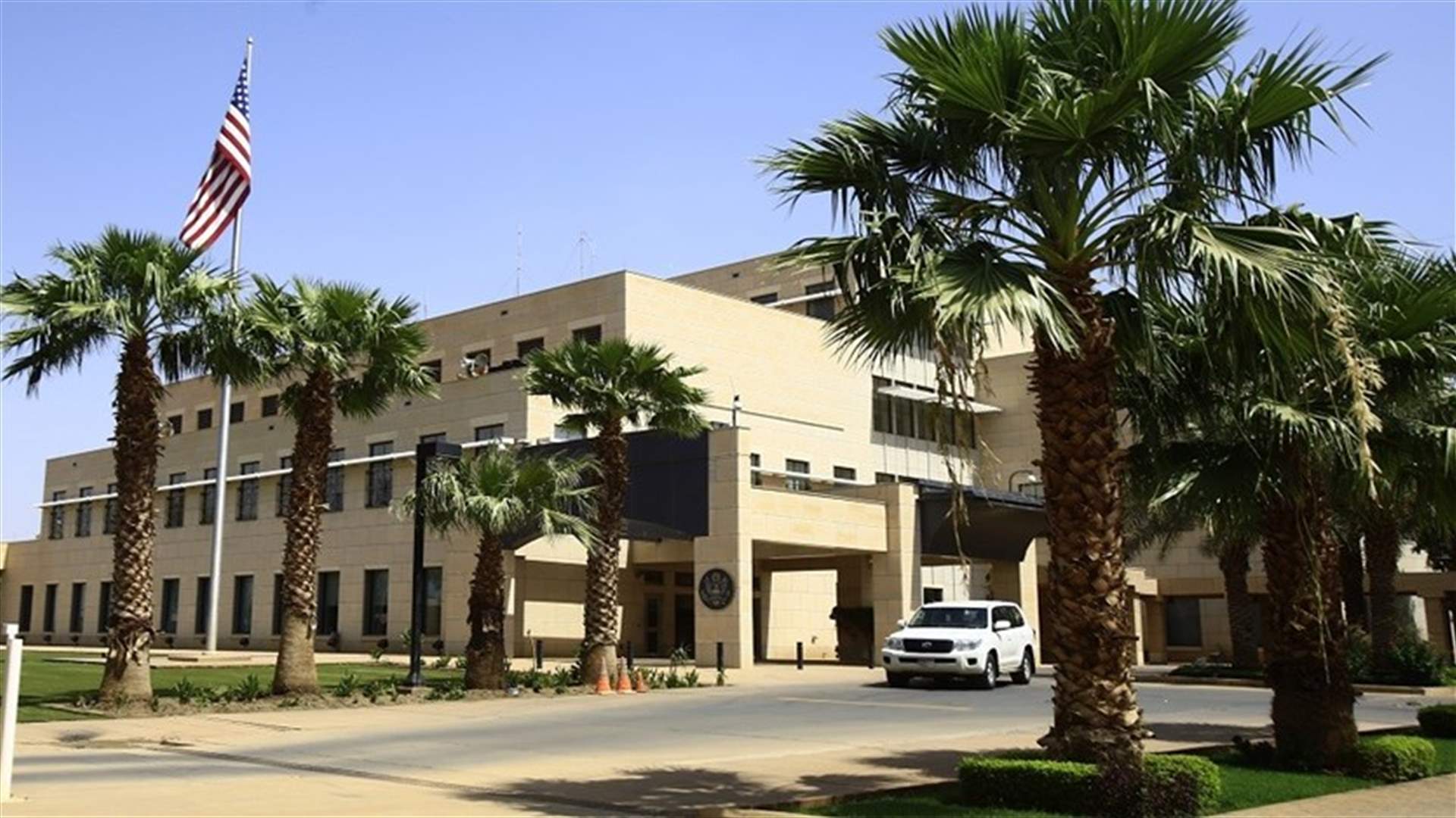 السفارة الأميركية في الخرطوم تدين إطاحة الجيش السوداني بالحكومة