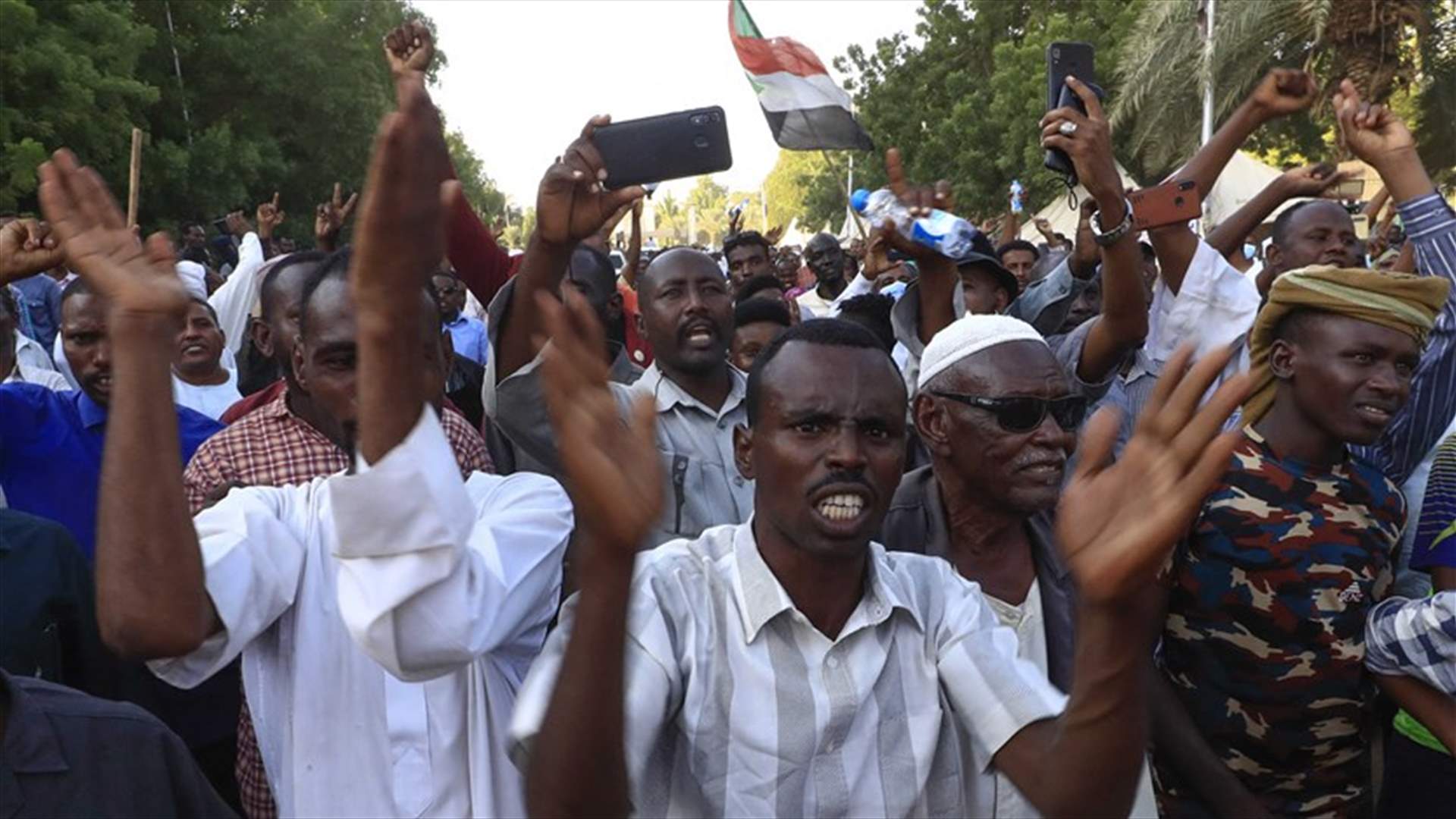 وزارة الإعلام السودانية: حكومة حمدوك هي السلطة الشرعية