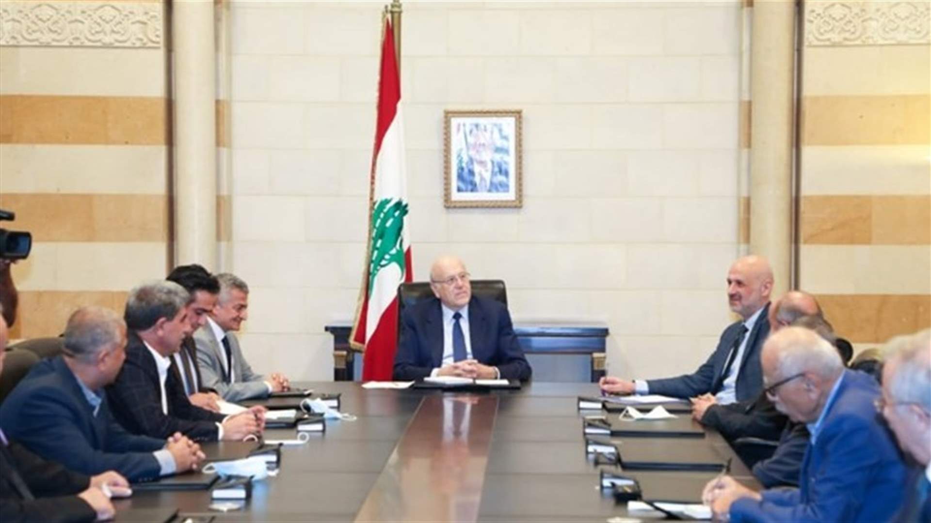 ميقاتي اجتمع مع وفد مشترك من نقابات النقل البري والاتحاد العمالي في حضور خليل وحميه والمولوي