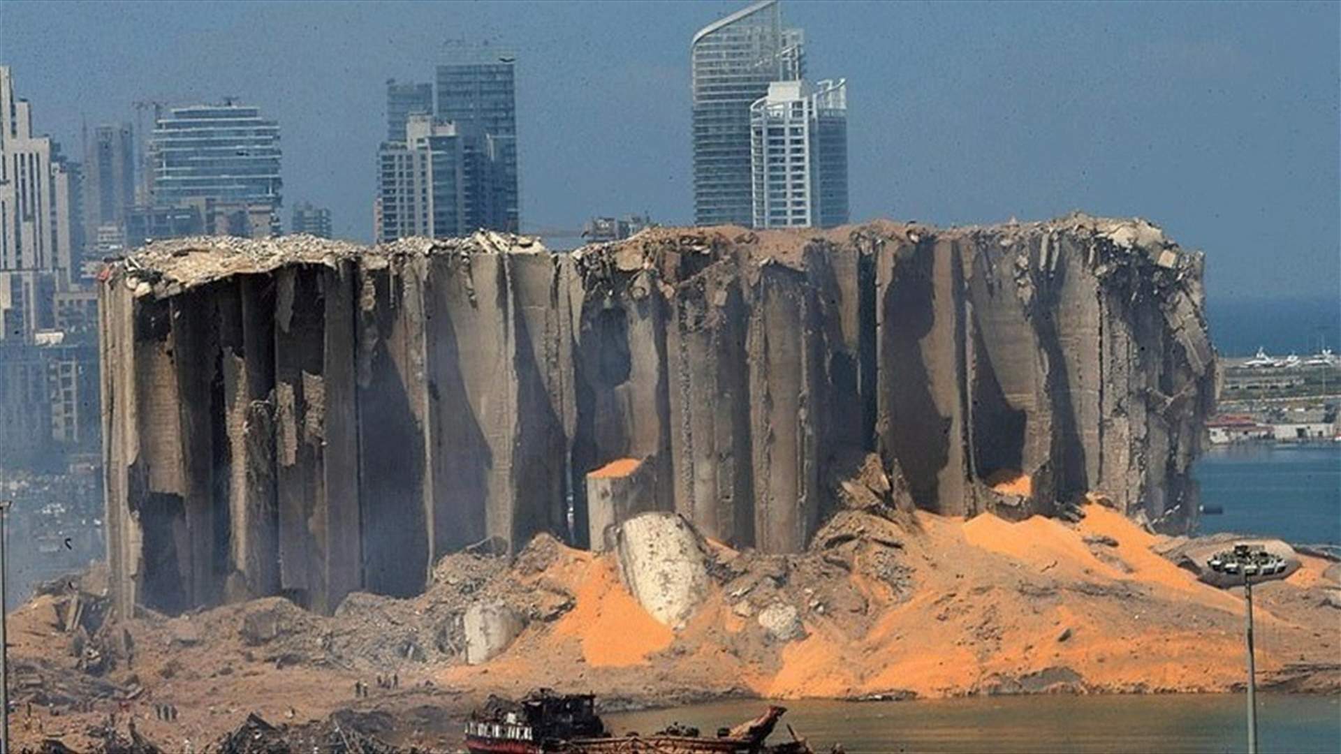 وزارتا الاقتصاد والبيئة: معالجة الحبوب في مرفأ بيروت تبدأ قبل منتصف تشرين الثاني