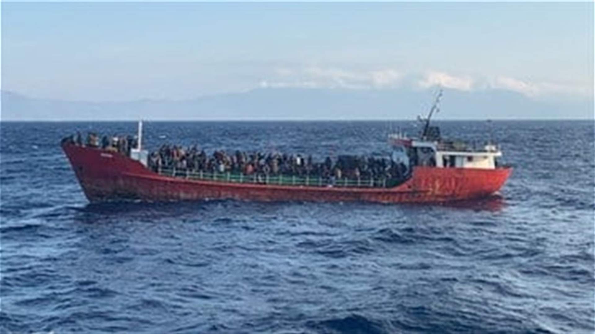 Turkish-flagged cargo ship with migrants to dock at Greek port
