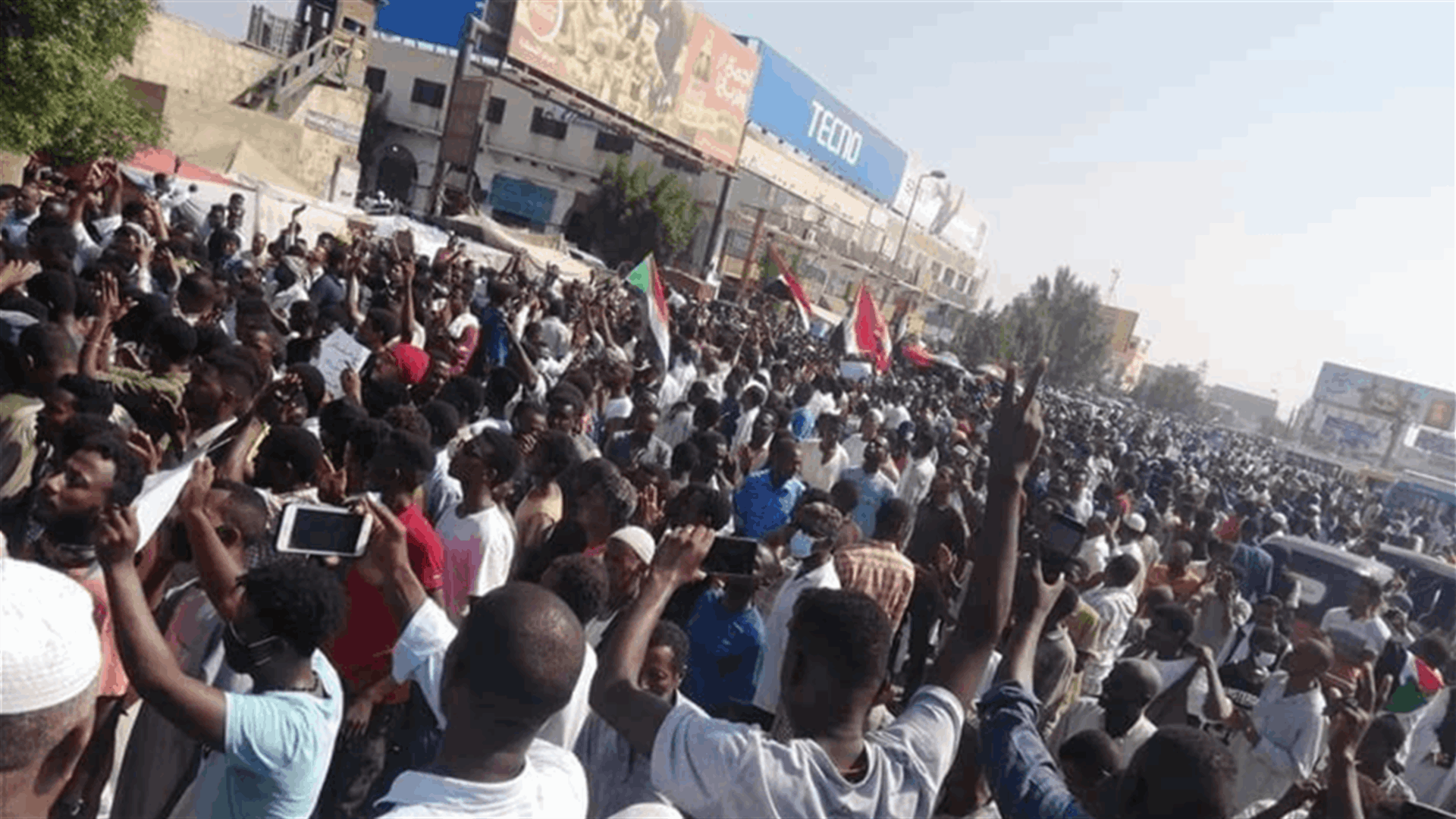 مقتل اثنين بالرصاص خلال احتجاجات ضخمة على الانقلاب في السودان