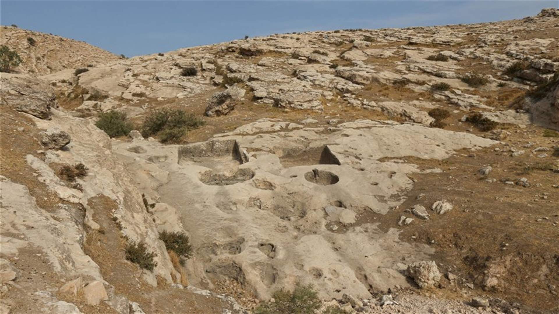 تعود إلى 2700 عام ... اكتشاف أول معصرة نبيذ في شمال العراق