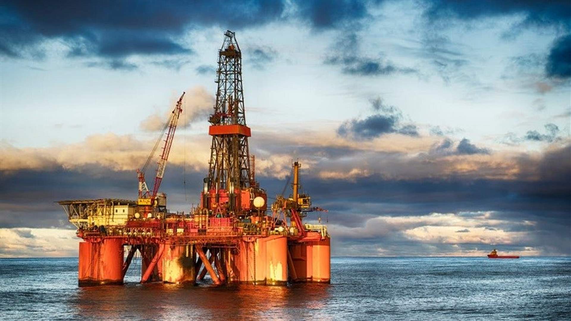 النفط يواصل الهبوط بعد الاتفاق على استئناف محادثات إيران النووية