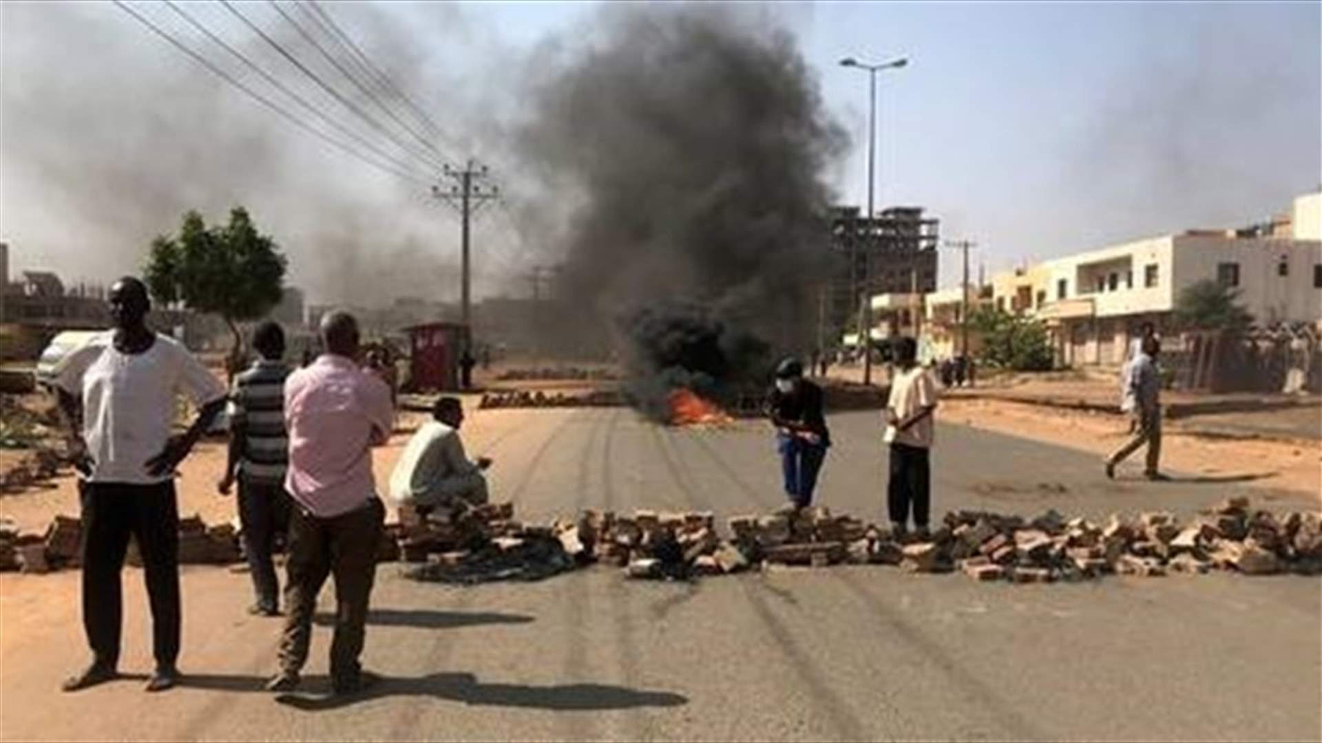 إطلاق قنابل غاز مسيّل للدموع على متظاهرين  في الخرطوم
