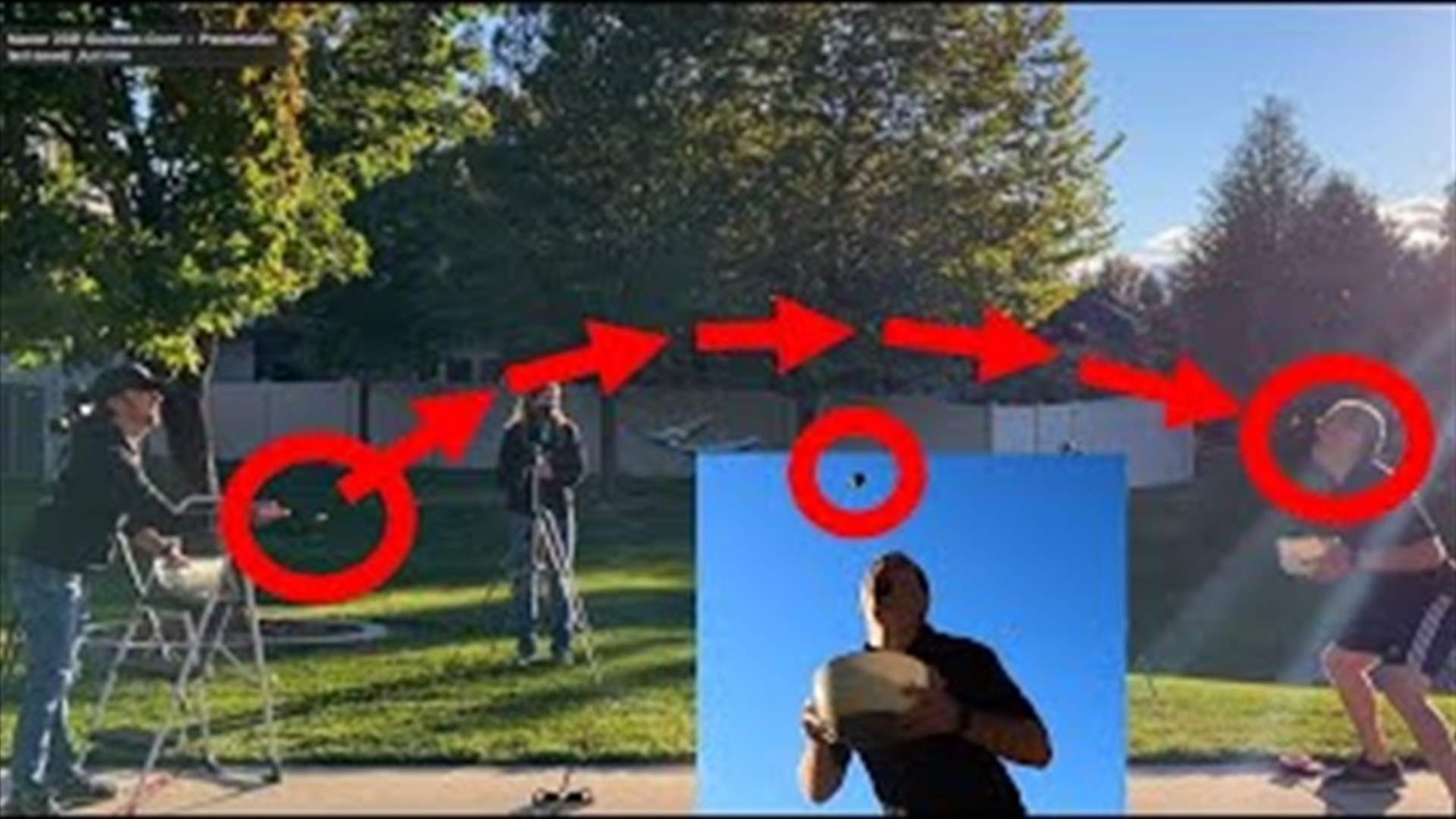 رجل يلتقط 49 تفاحة بأسنانه في دقيقة واحدة ويسجّل رقماً قياسيّاً! (فيديو)