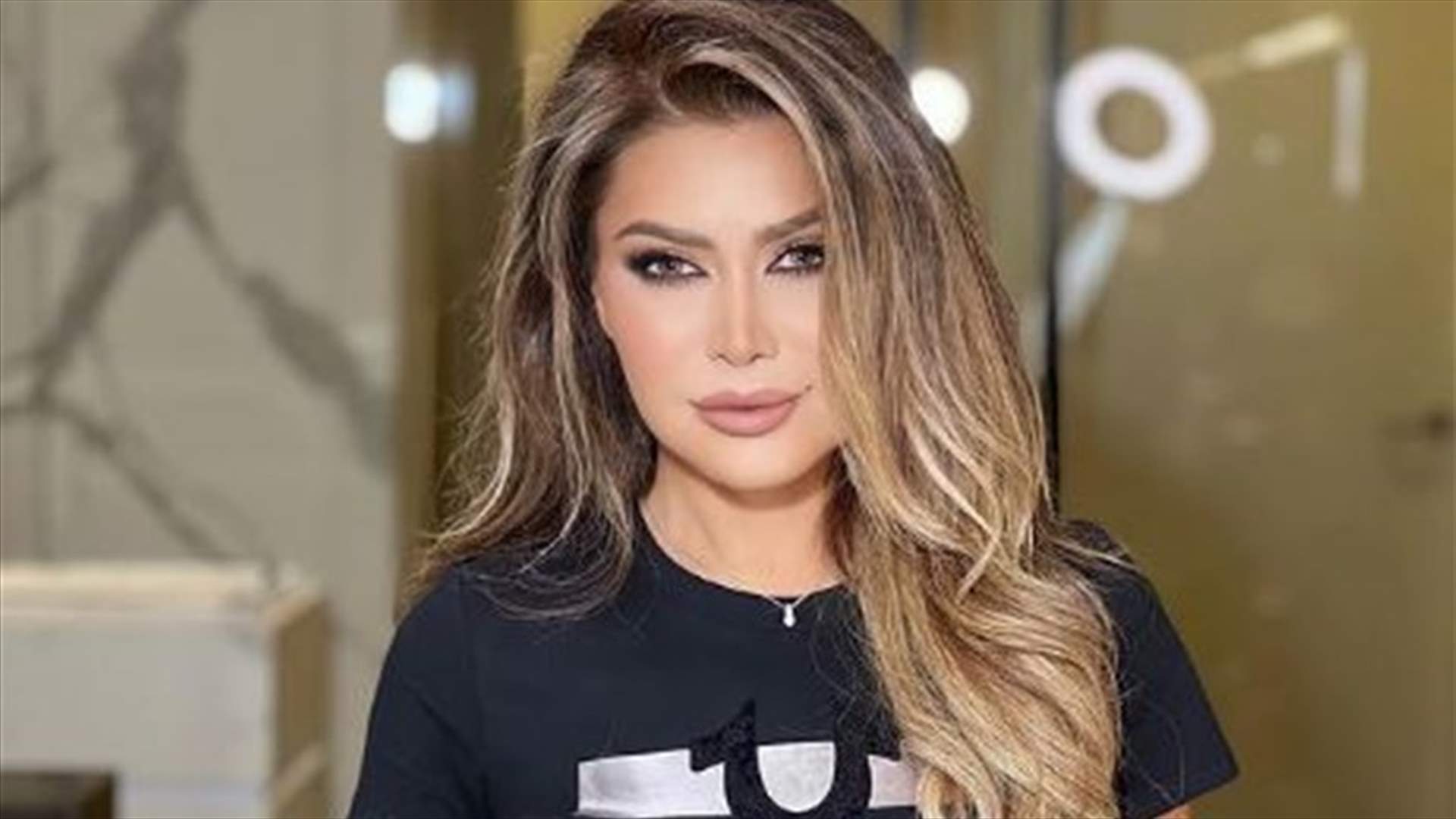 معجب لنوال الزغبي: &quot;انا بدفع مليون دولار&quot;... وردّ طريف من الأخيرة