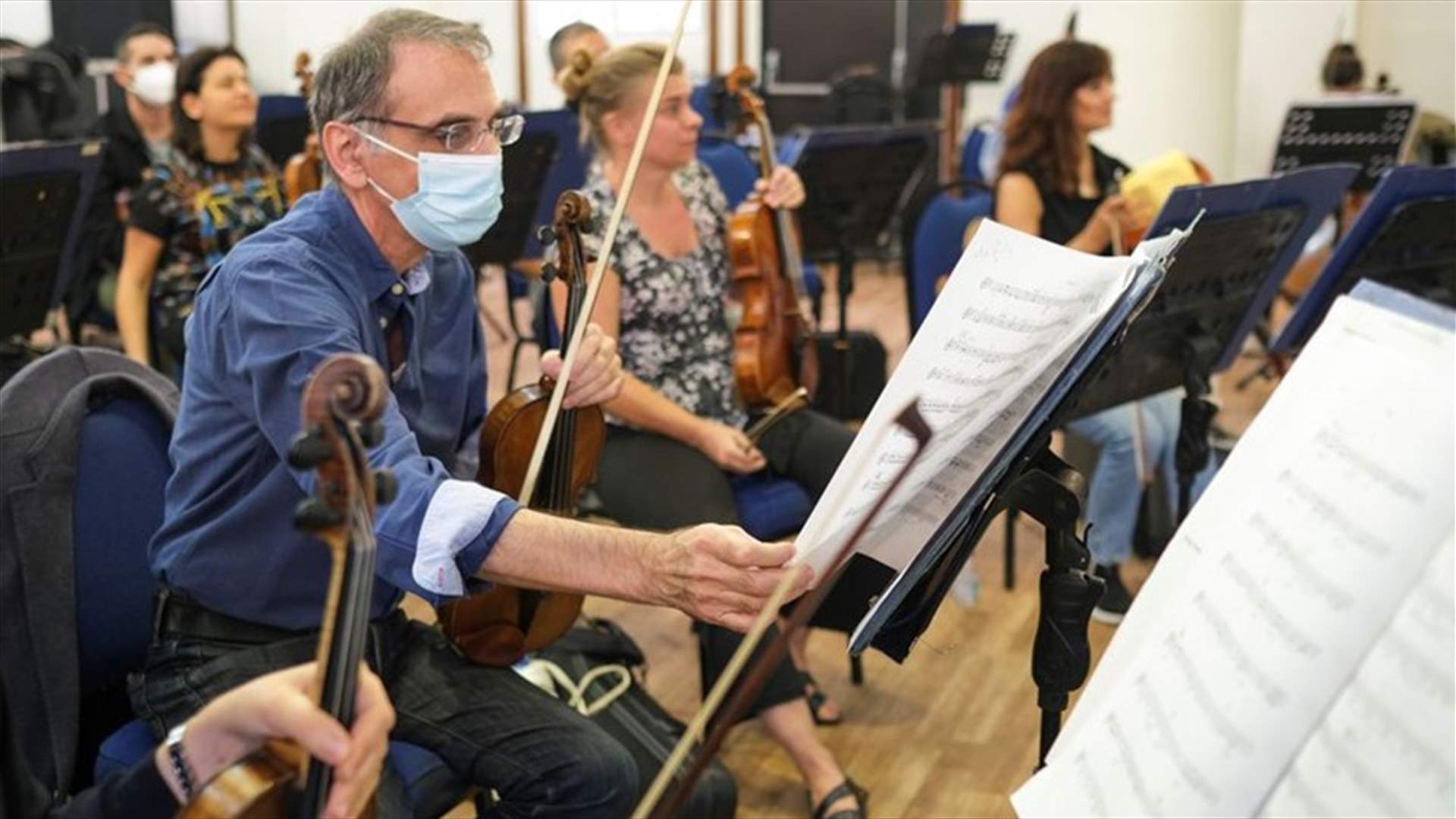 &#39;Like the Titanic&#39;: Lebanon&#39;s orchestra keeps playing as country sinks