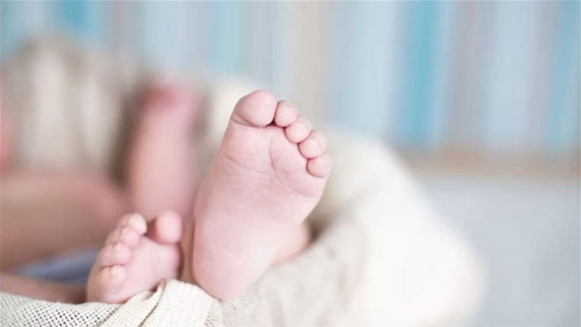 أميركية ربّت طفلاً ينتمي إلى عائلة أخرى... خطأ فادح بعد استبدال بويضتها بأخرى