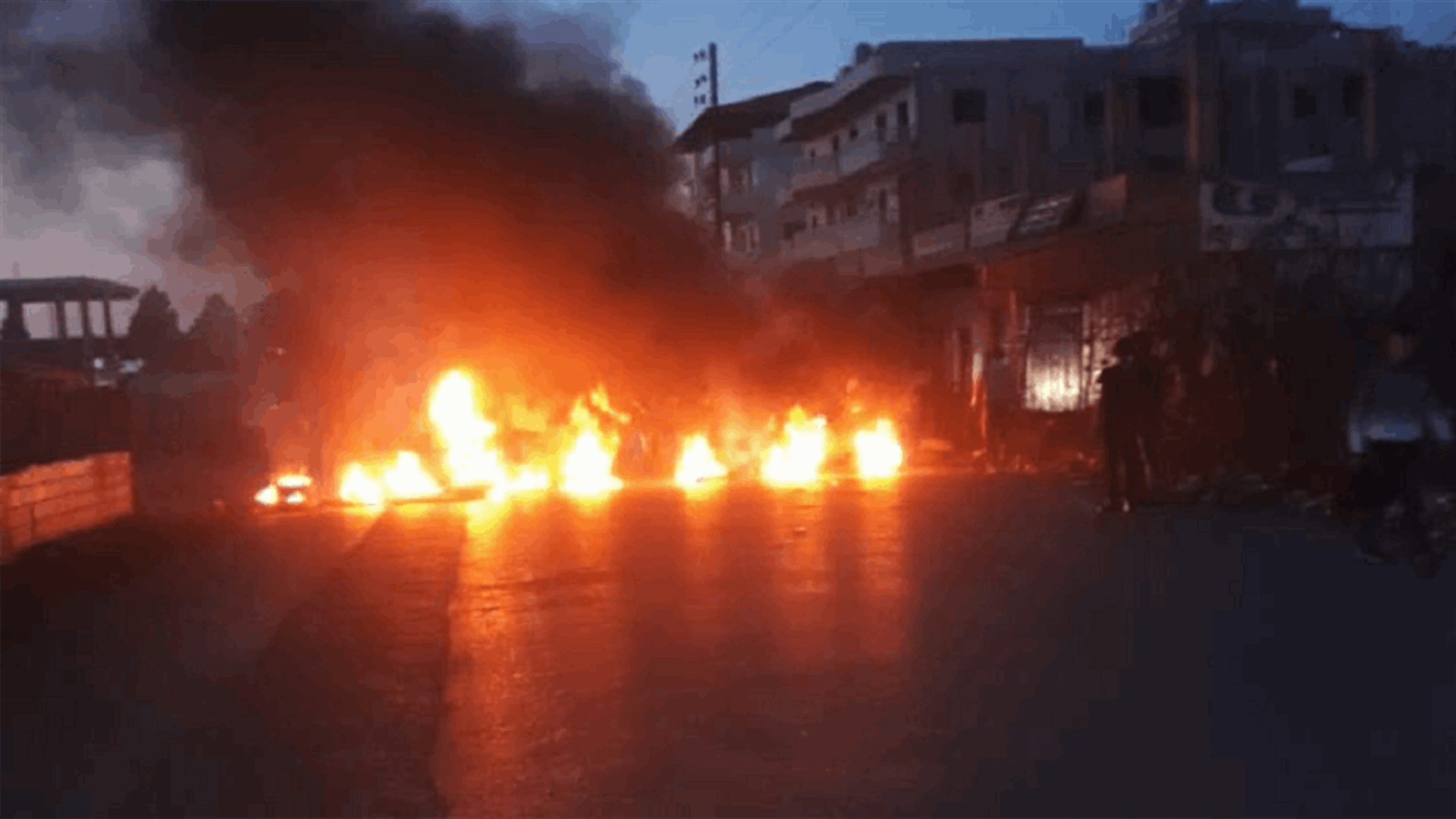 محتجون قطعوا الطريق أمام مركز المعاينة في مجدليا
