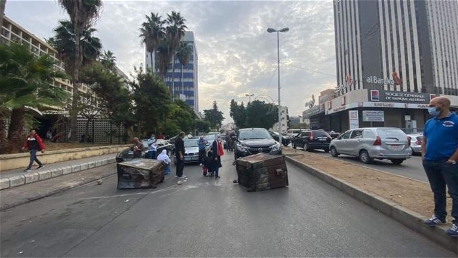 Protesters block the road in front of Electricity Company in Sidon