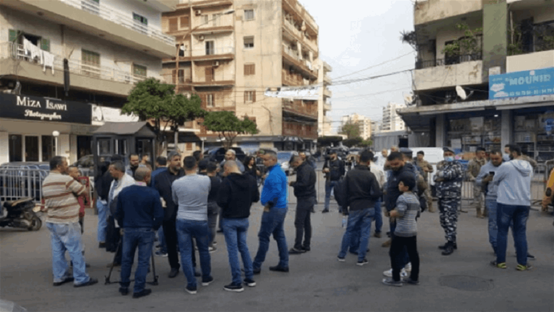 اعتصام لاهالي اللبنانيين المحتجزين في تركيا امام دارة مولوي في طرابلس