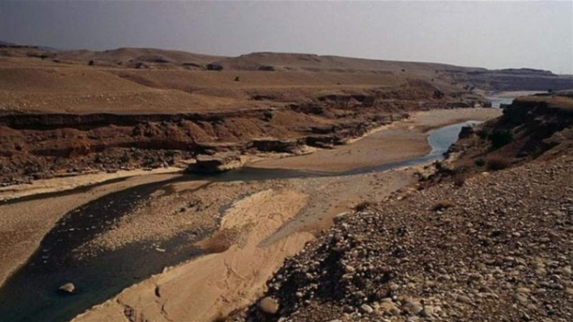 ألوف يحتجون على نقص المياه في وسط إيران