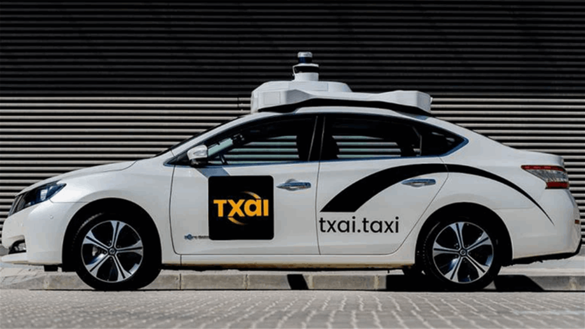 الإمارات تكشف عن أحدث ابتكاراتها ... أولى سيارات الأجرة ذاتية القيادة