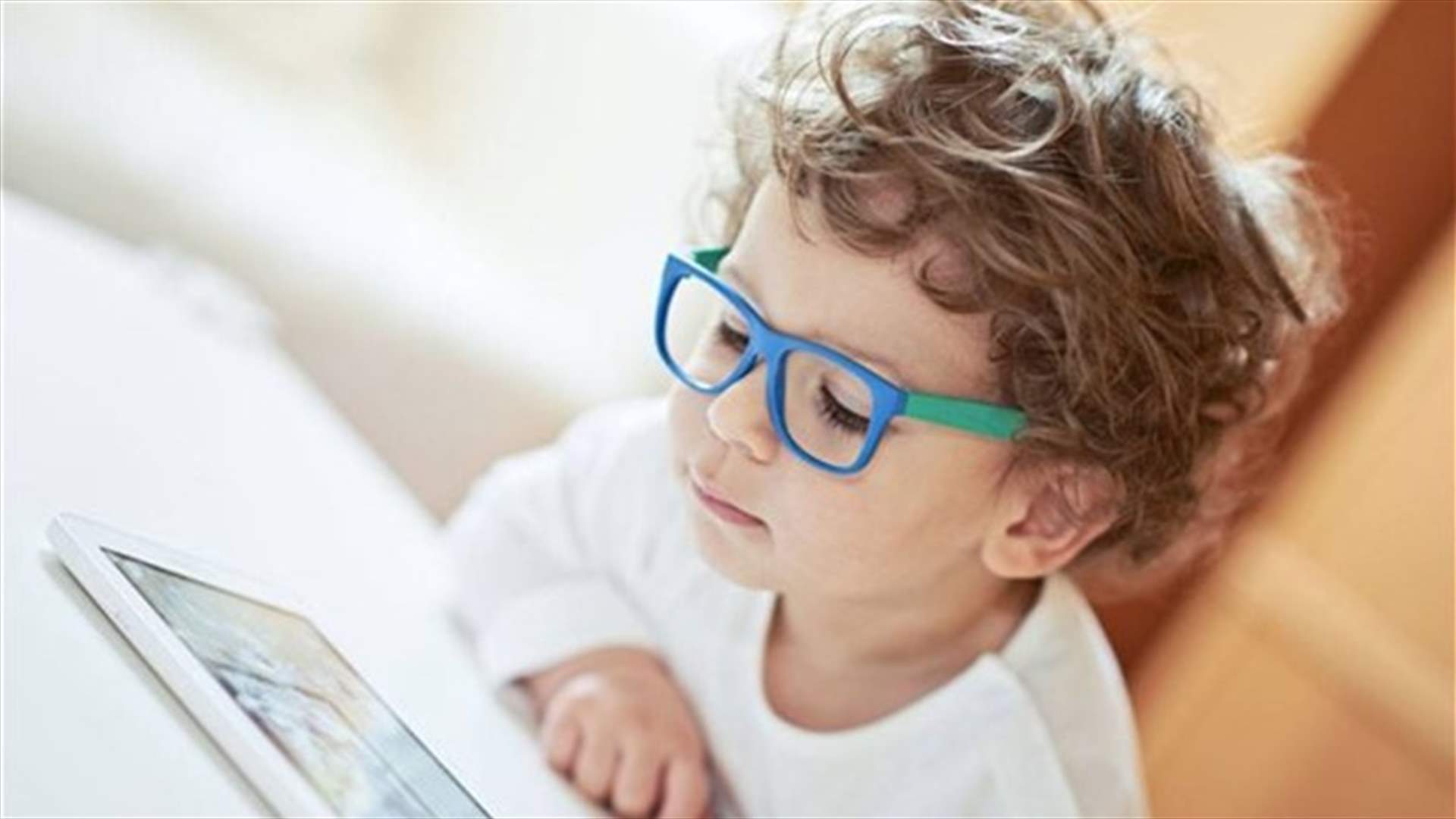 أيها الأهل انتبهوا... هذه الأعراض قد تكشف عن إصابة الطفل بضعف النظر